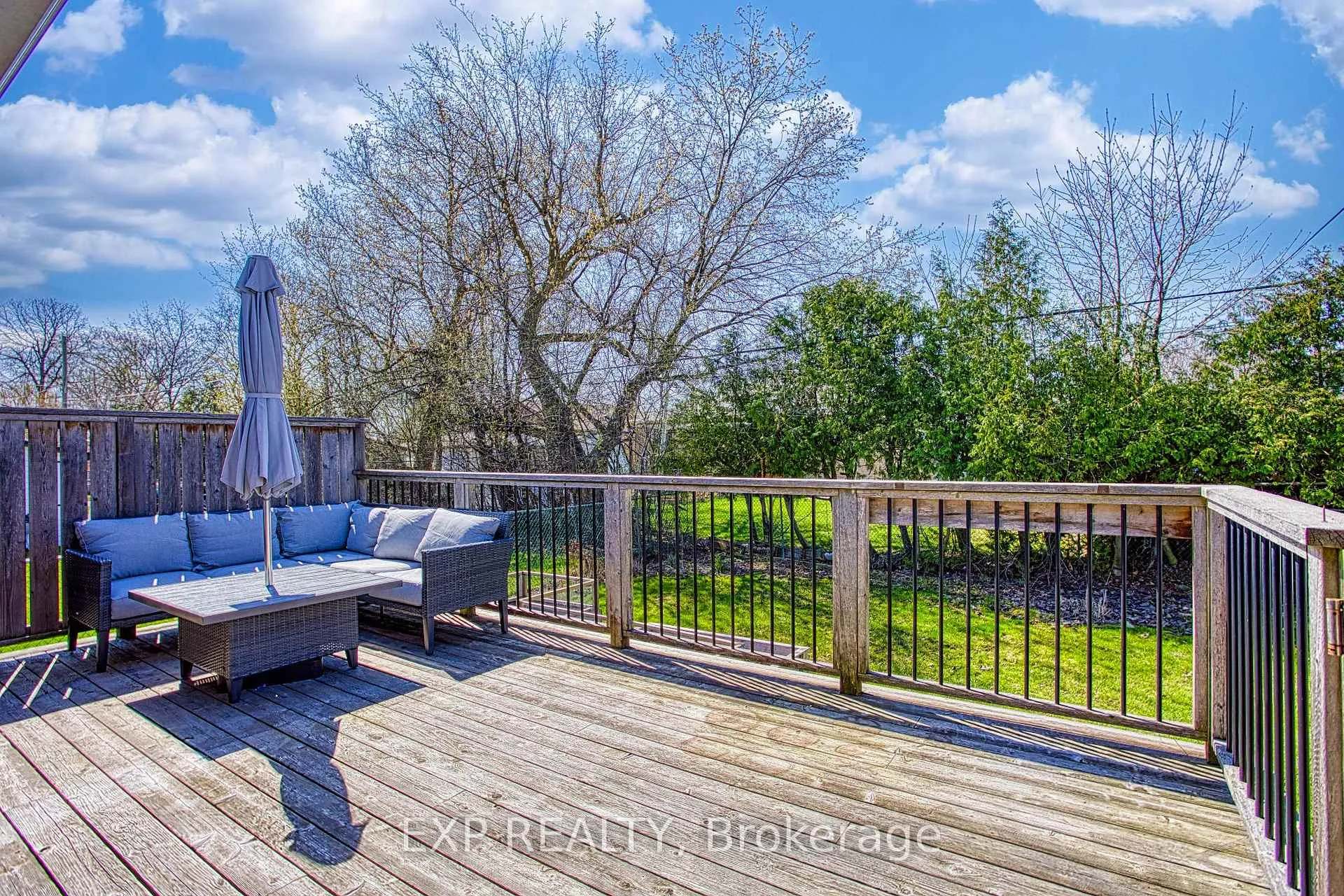 Photo 37 of 90 Prince Charles Drive, Halton Hills, Georgetown — HOMEH
