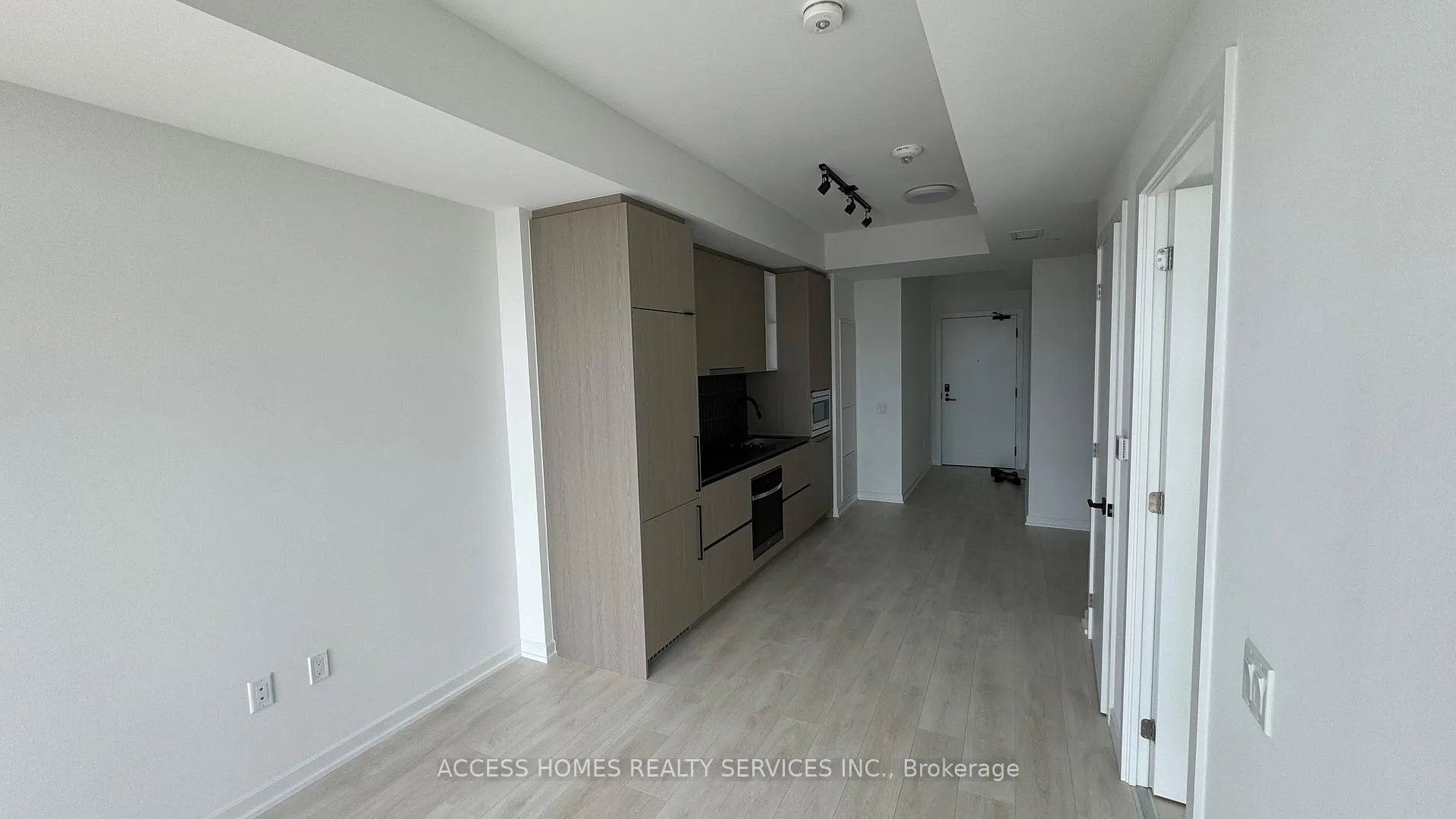 Photo 8 of Unit 1601, 10 Graphophone Grove, Toronto, Dovercourt-Wallace Emerson-Junction — HOMEH