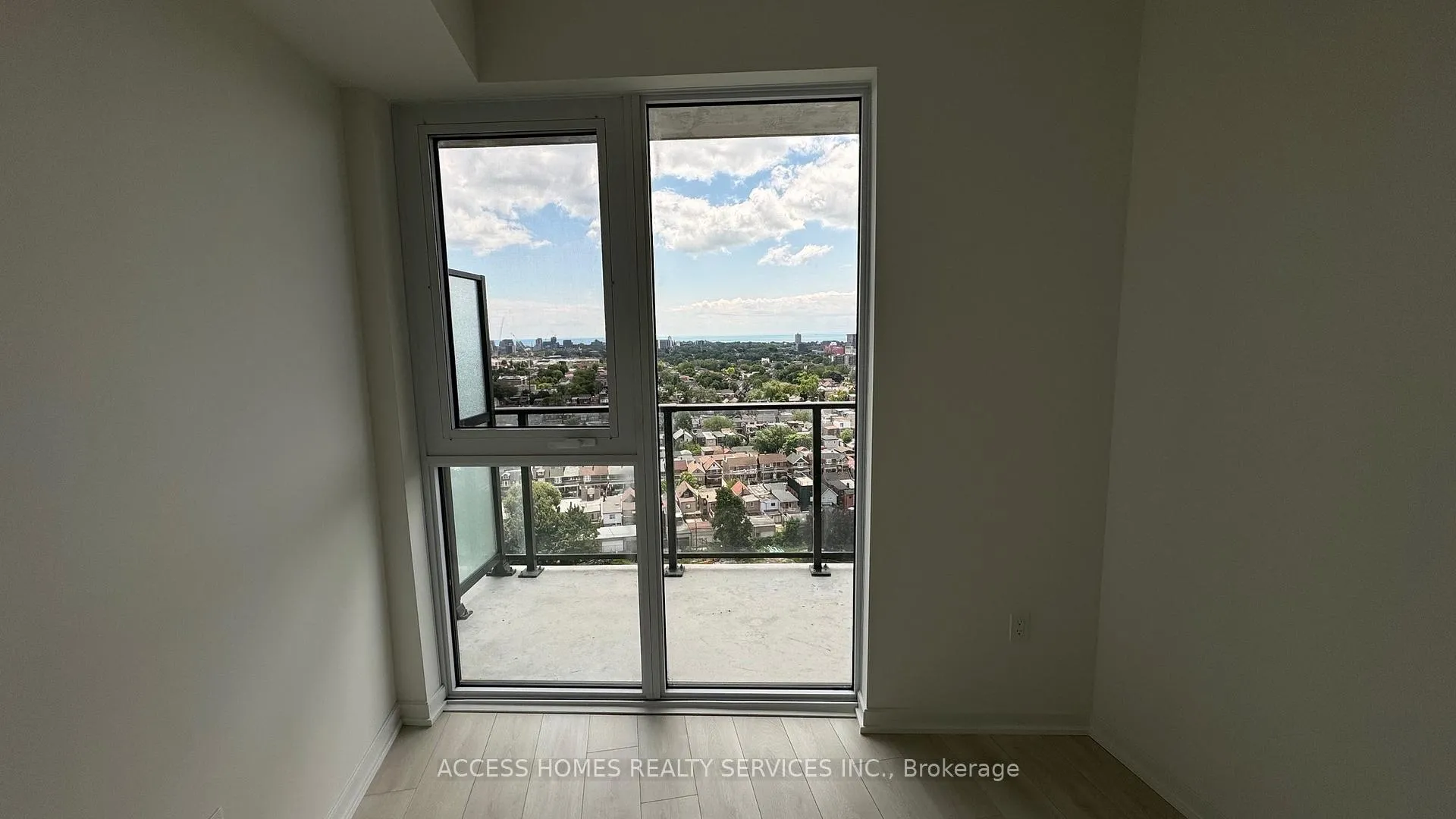 Photo 11 of Unit 1601, 10 Graphophone Grove, Toronto, Dovercourt-Wallace Emerson-Junction — HOMEH