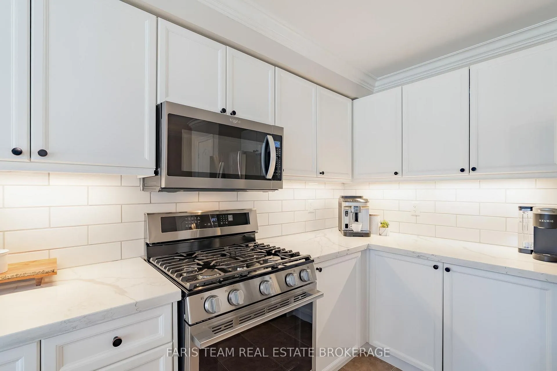 Photo 9 of 43 Maple Crown Terrace, Barrie, Innis-Shore — HOMEH