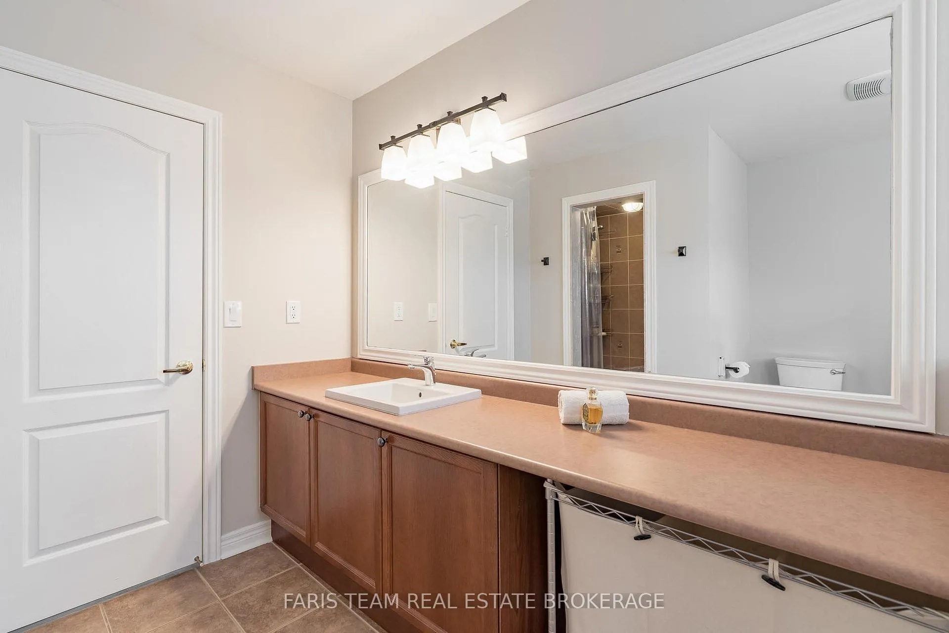 Photo 28 of 43 Maple Crown Terrace, Barrie, Innis-Shore — HOMEH