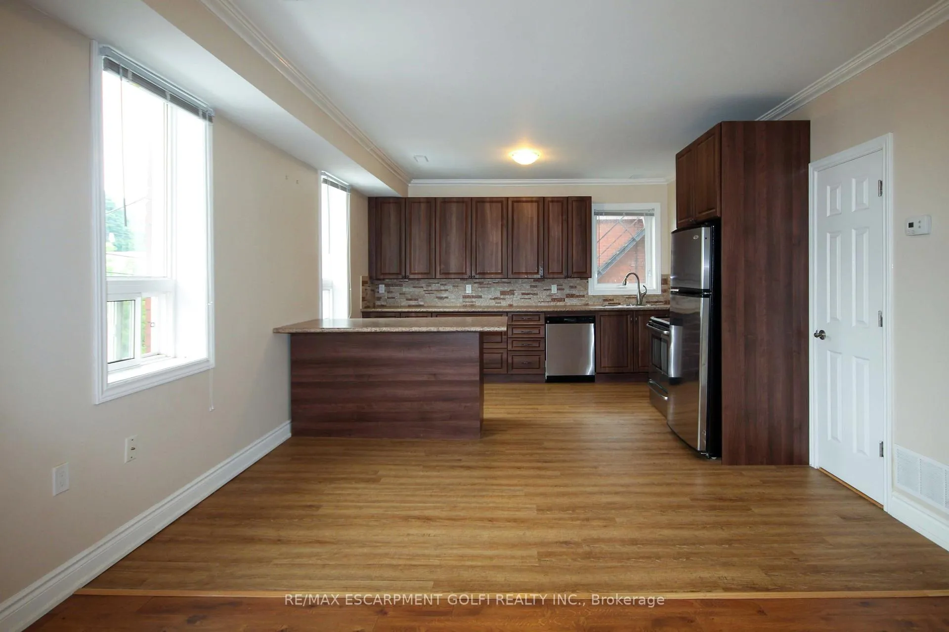 Photo 7 of 52 Cedar Avenue, Hamilton, Blakeley — HOMEH