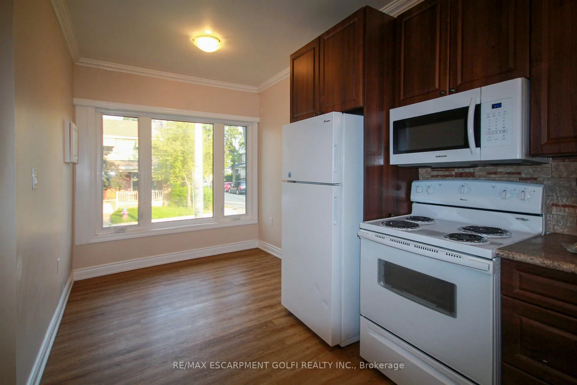 Photo 25 of 52 Cedar Avenue, Hamilton, Blakeley — HOMEH