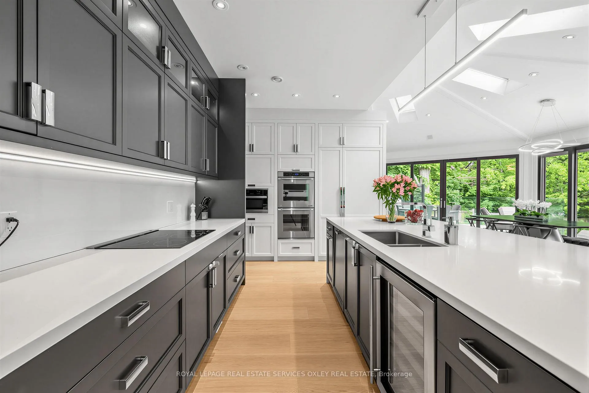 Photo 8 of 7 Stratheden Road, North York, Bridle Path-Sunnybrook-York Mills — HOMEH
