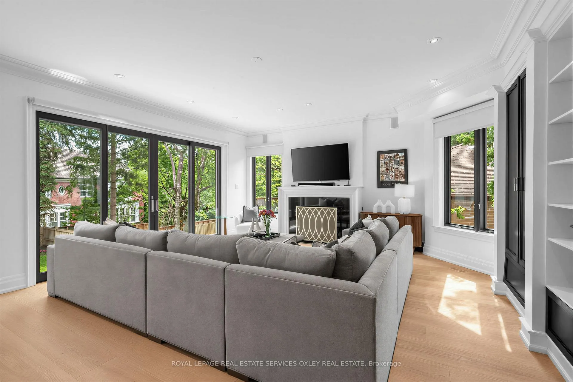 Photo 10 of 7 Stratheden Road, North York, Bridle Path-Sunnybrook-York Mills — HOMEH