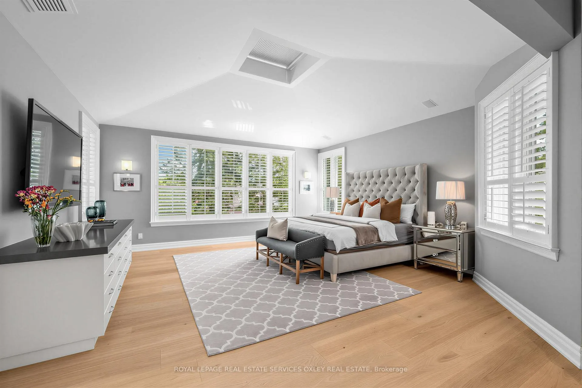 Photo 11 of 7 Stratheden Road, North York, Bridle Path-Sunnybrook-York Mills — HOMEH
