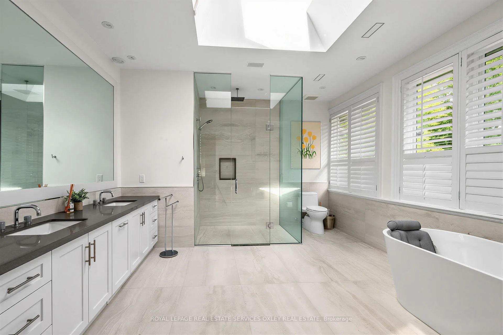 Photo 13 of 7 Stratheden Road, North York, Bridle Path-Sunnybrook-York Mills — HOMEH