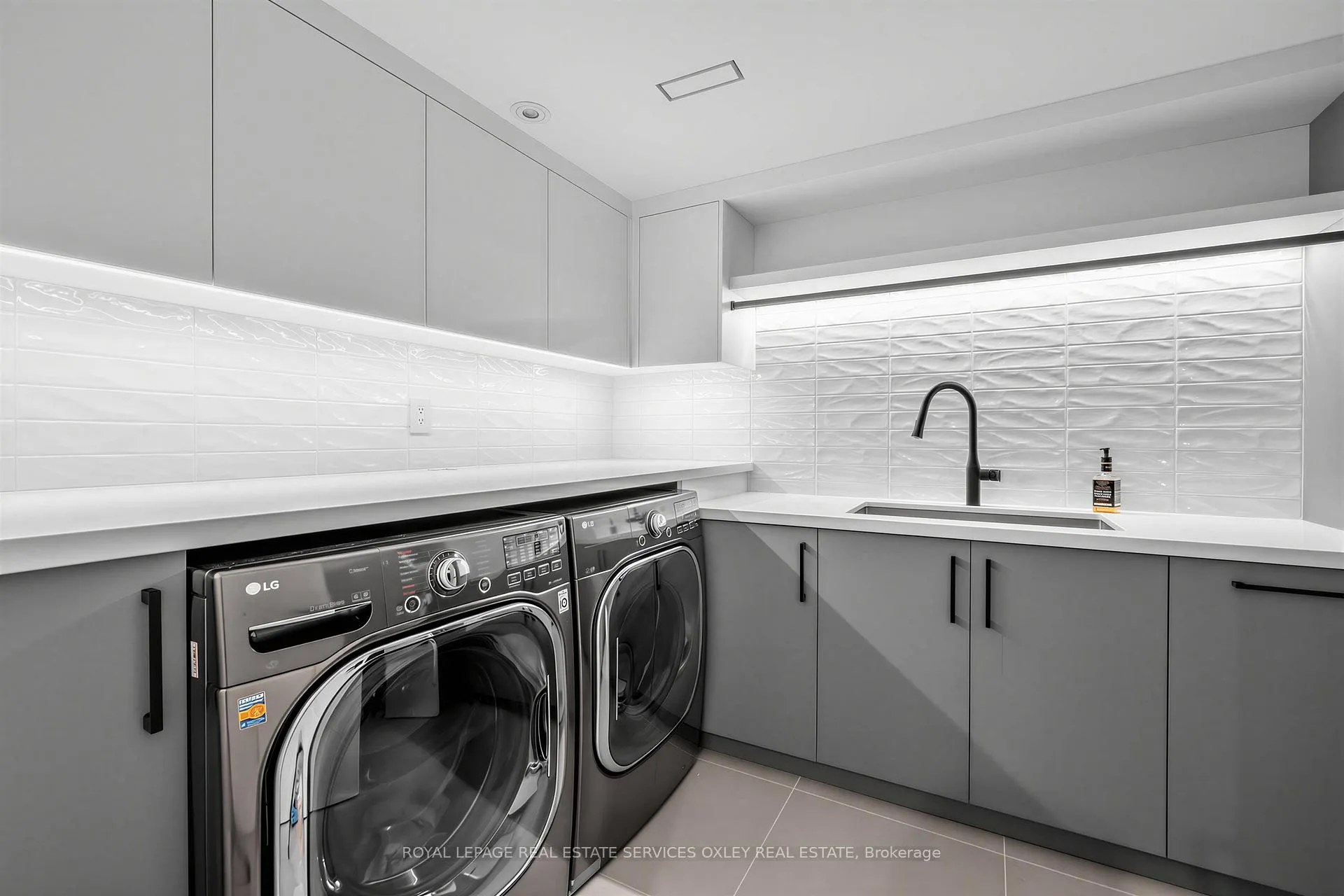 Photo 23 of 7 Stratheden Road, North York, Bridle Path-Sunnybrook-York Mills — HOMEH