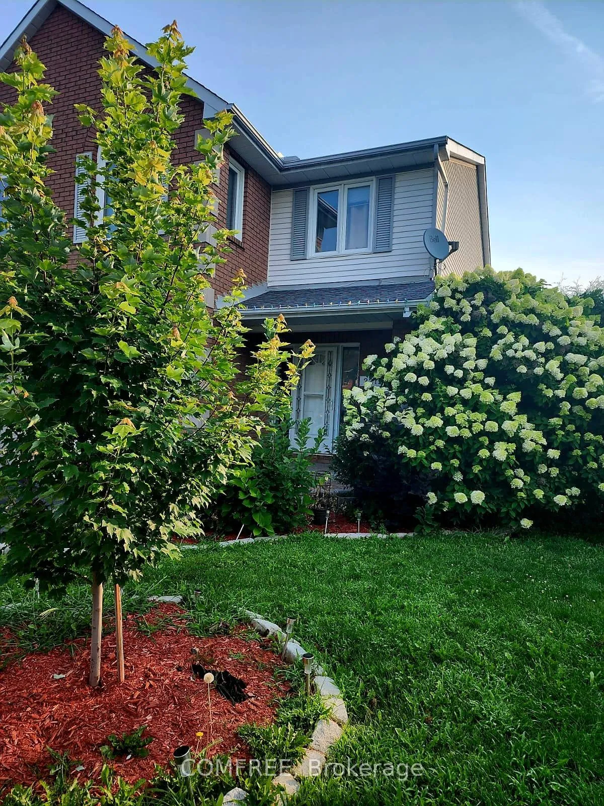 Photo 2 of 2215 Saturn Crescent, Ottawa, Fallingbrook/Gardenway South — HOMEH