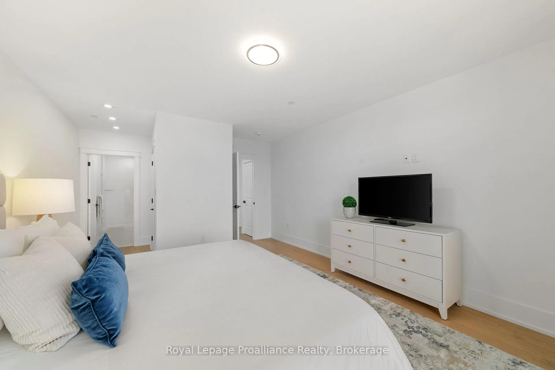Photo 25 of Unit 409, 17 Cleave Avenue, Prince Edward County, Picton Ward — HOMEH