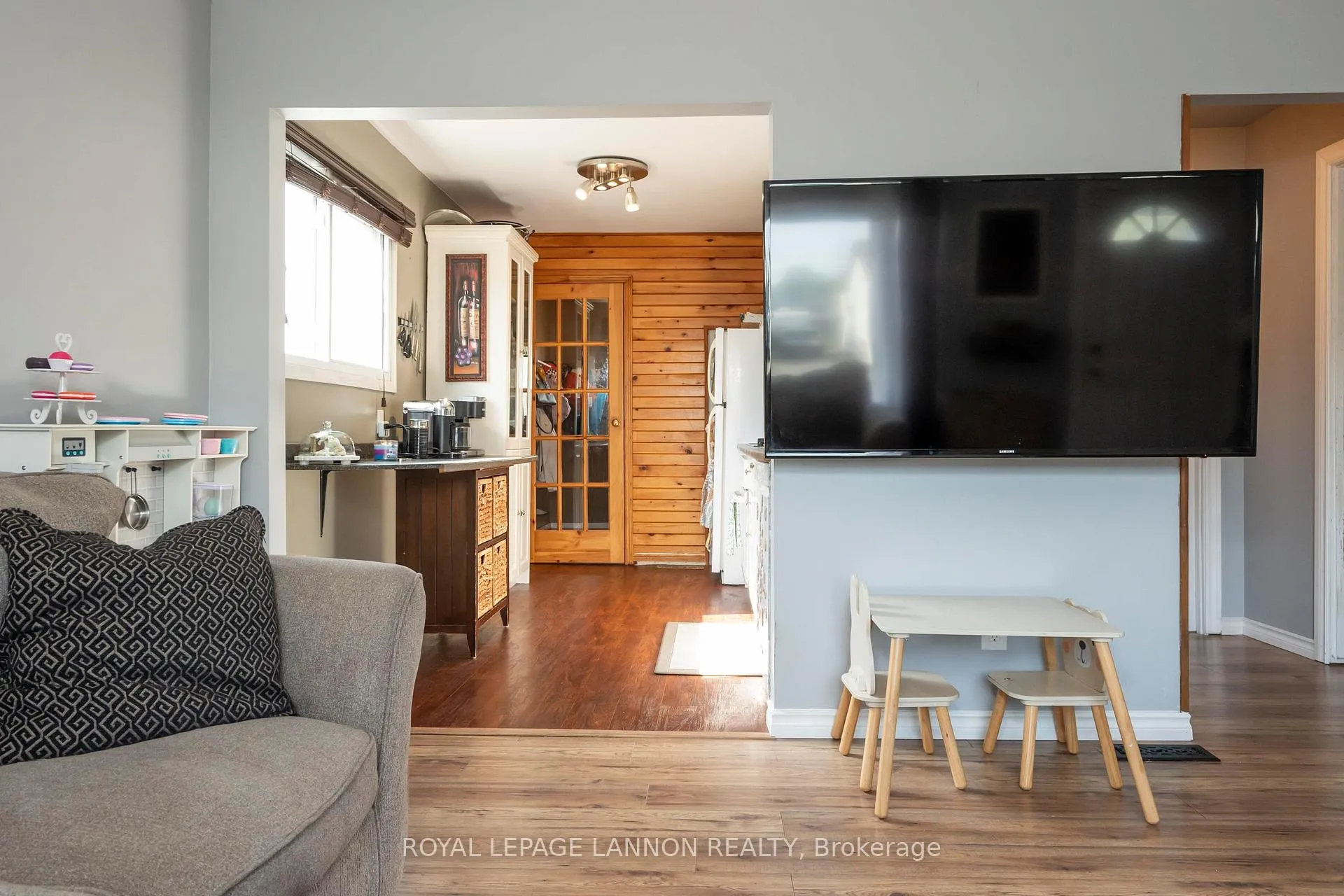 Photo 7 of 263 Christina Street E, Thunder Bay, Westfort — HOMEH