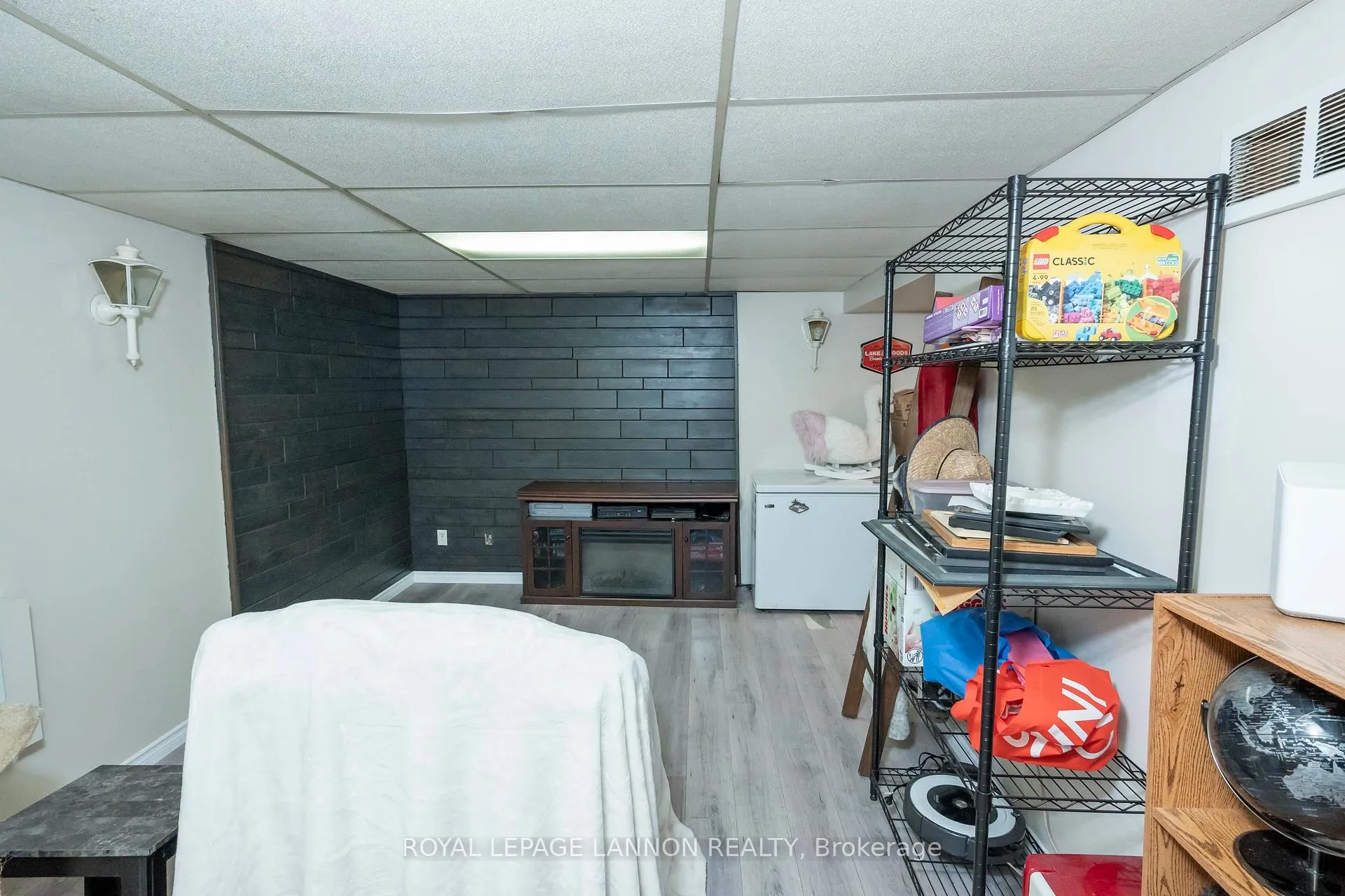 Photo 17 of 263 Christina Street E, Thunder Bay, Westfort — HOMEH