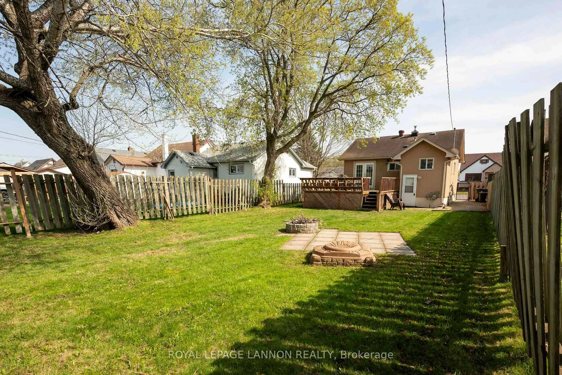 Photo 23 of 263 Christina Street E, Thunder Bay, Westfort — HOMEH
