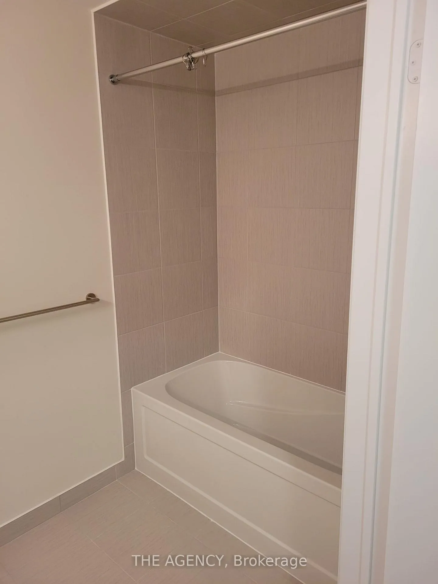 Photo 9 of Unit 533, 16 Concord Place, Grimsby, Grimsby Beach — HOMEH