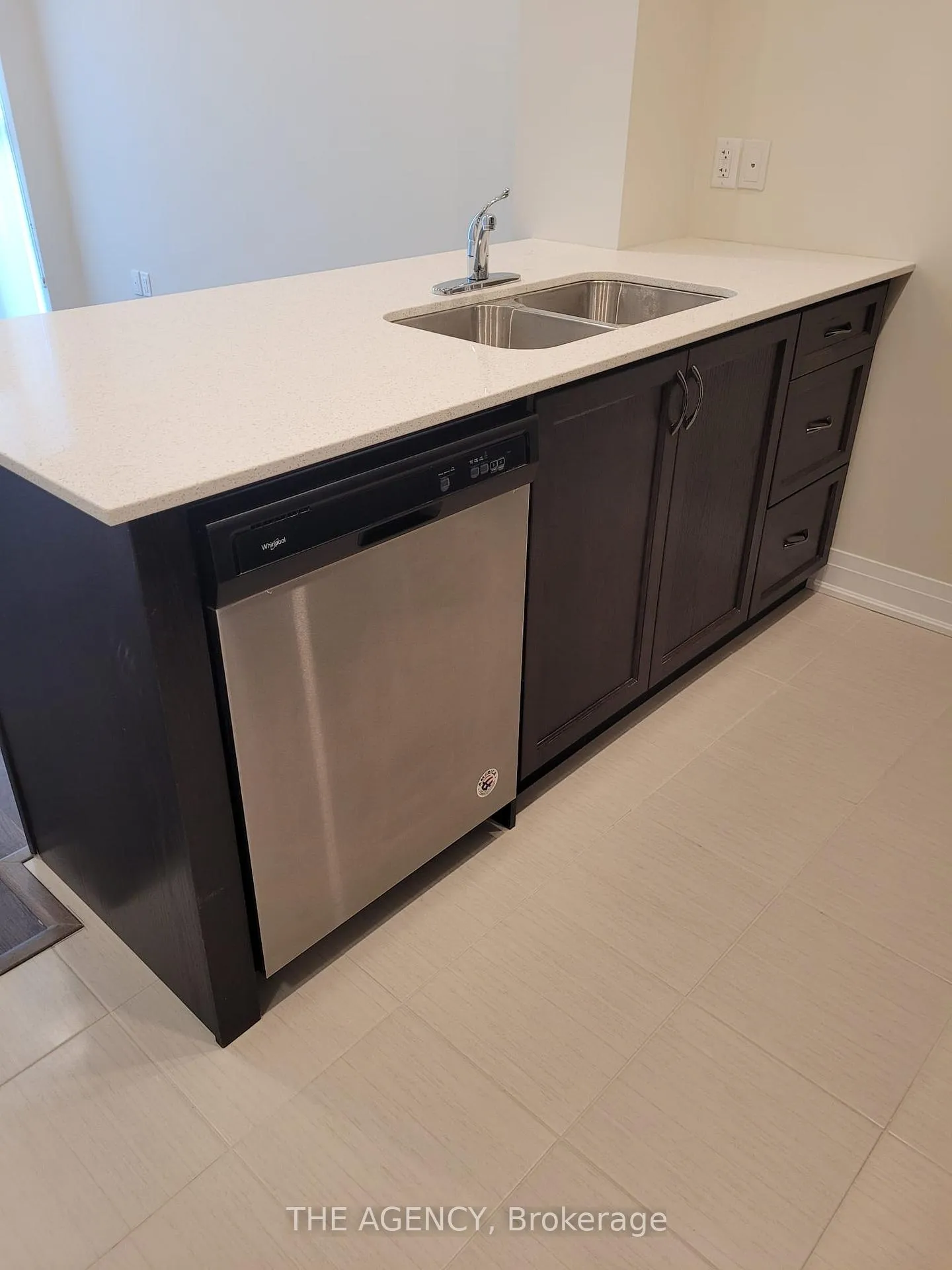 Photo 11 of Unit 533, 16 Concord Place, Grimsby, Grimsby Beach — HOMEH