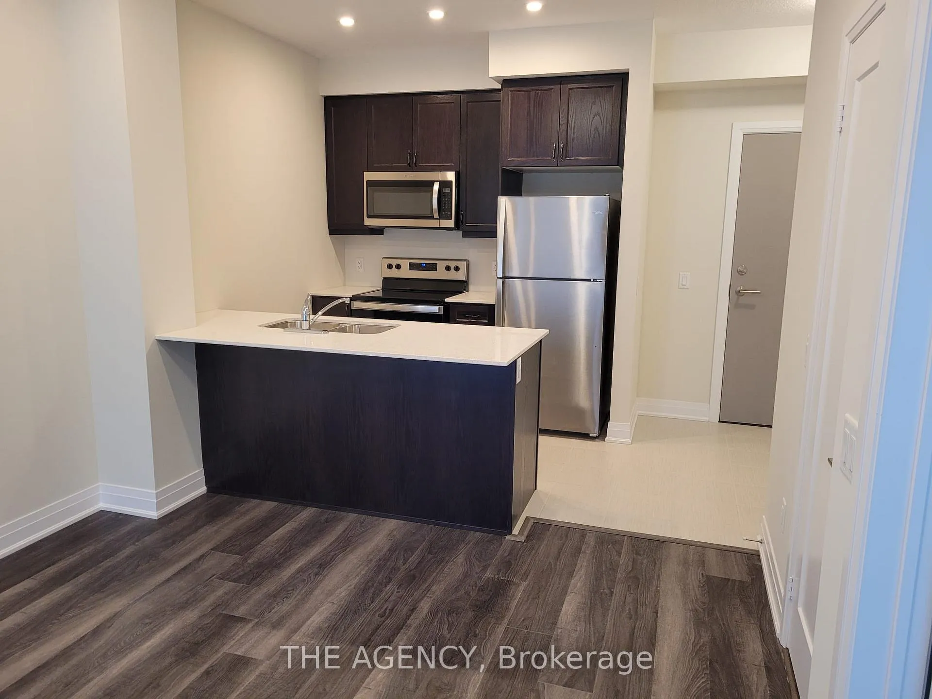 Photo 15 of Unit 533, 16 Concord Place, Grimsby, Grimsby Beach — HOMEH