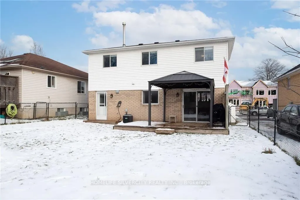 Photo 12 of 141 Athabaska Road, Barrie, Holly — HOMEH