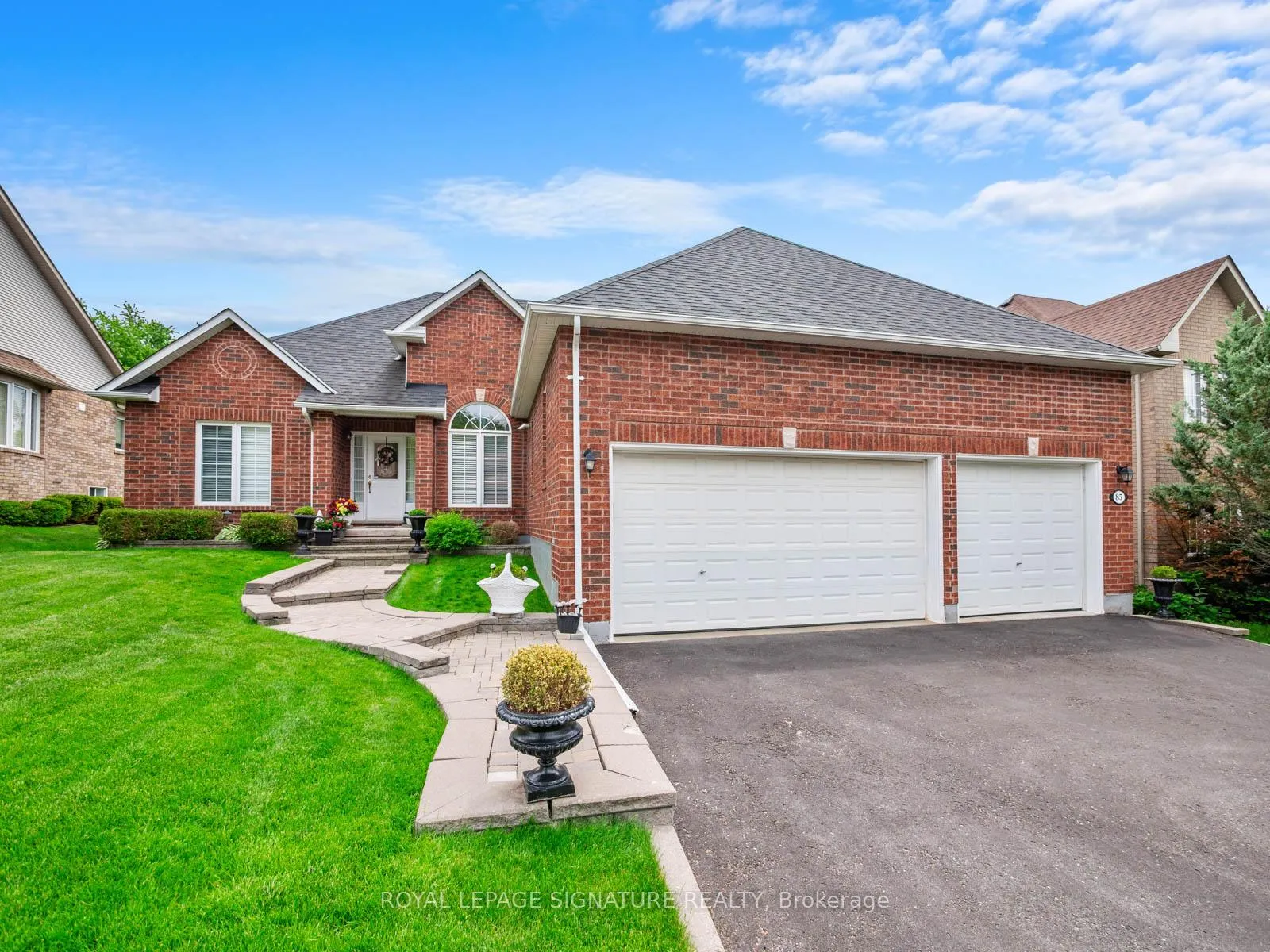 Photo 2 of 85 Ferncroft Drive, Georgina, Historic Lakeshore Communities — HOMEH