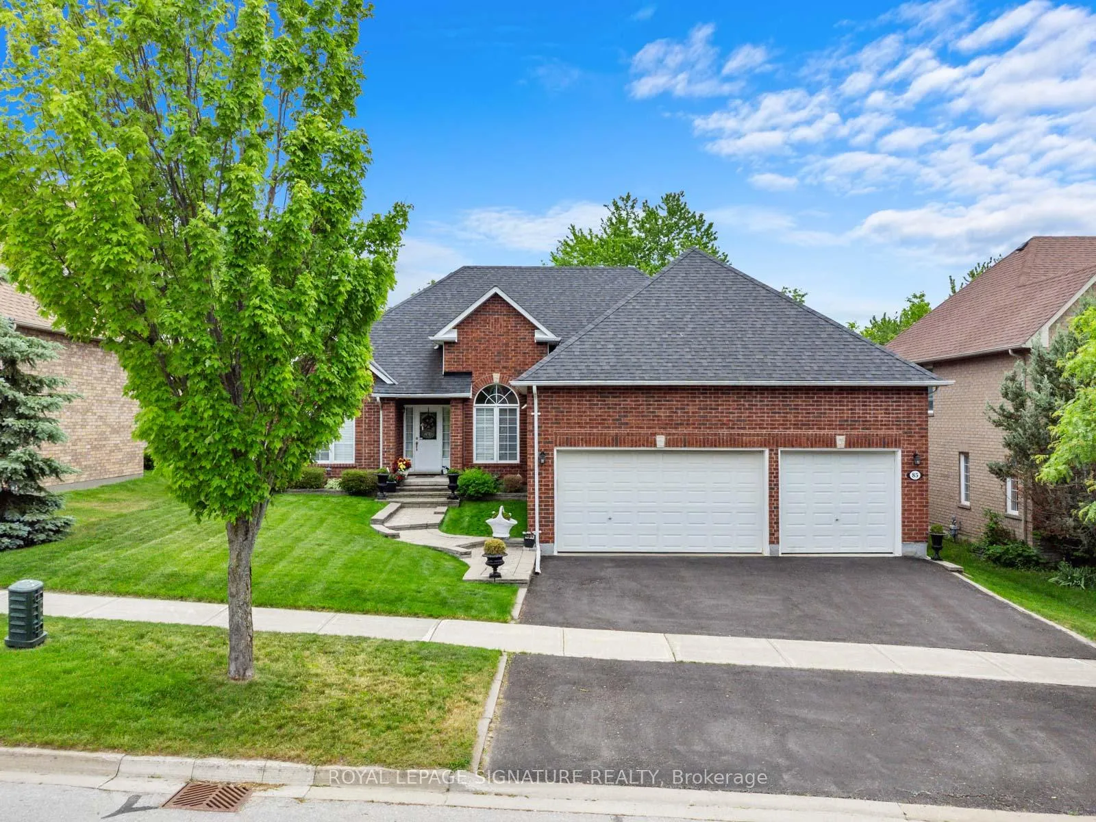 Photo 3 of 85 Ferncroft Drive, Georgina, Historic Lakeshore Communities — HOMEH
