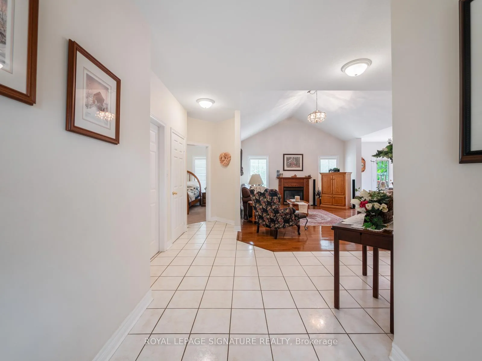 Photo 4 of 85 Ferncroft Drive, Georgina, Historic Lakeshore Communities — HOMEH