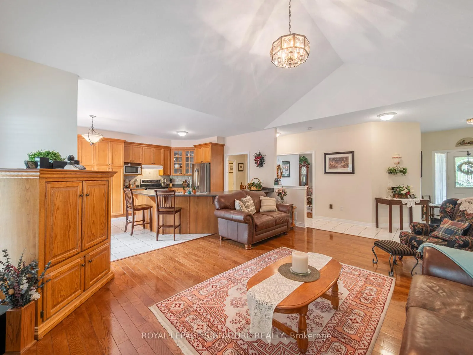 Photo 9 of 85 Ferncroft Drive, Georgina, Historic Lakeshore Communities — HOMEH