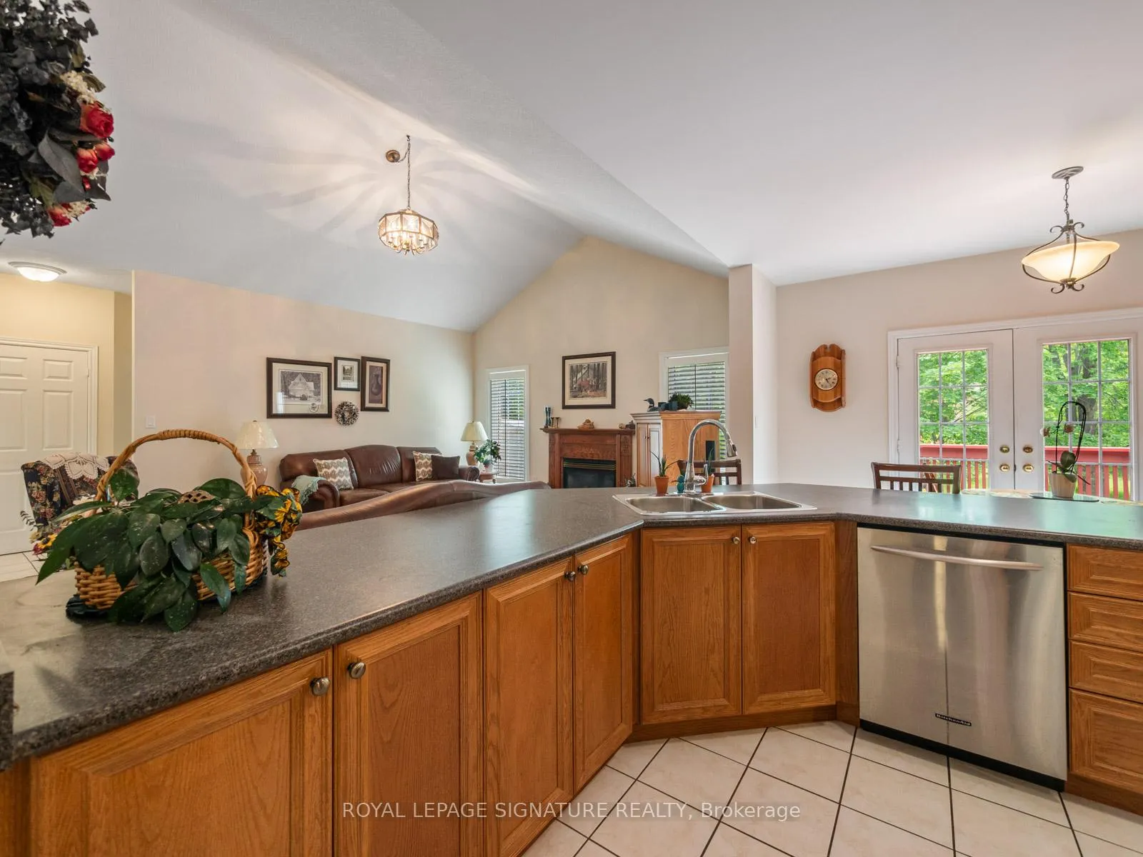 Photo 16 of 85 Ferncroft Drive, Georgina, Historic Lakeshore Communities — HOMEH