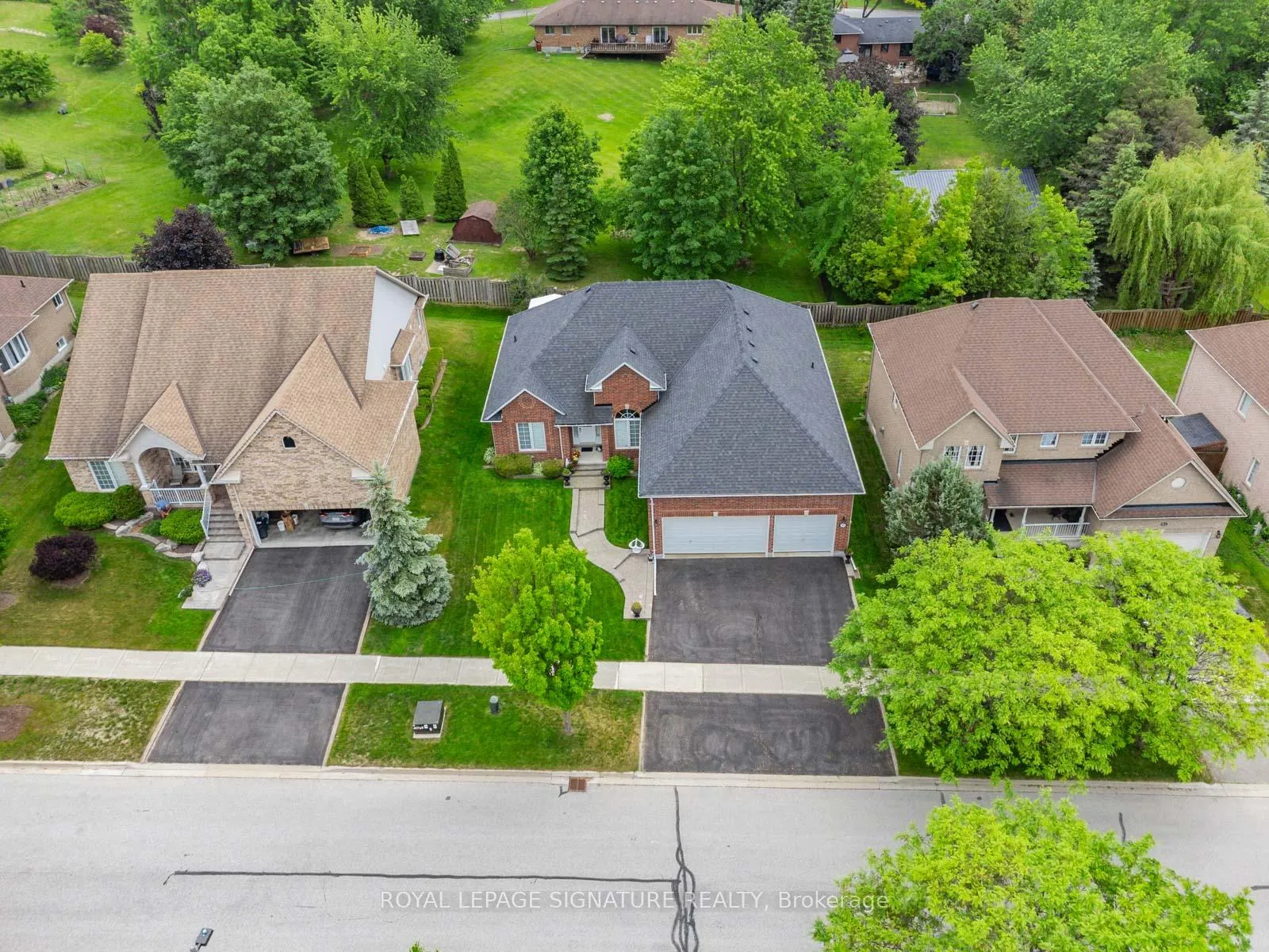 Photo 36 of 85 Ferncroft Drive, Georgina, Historic Lakeshore Communities — HOMEH