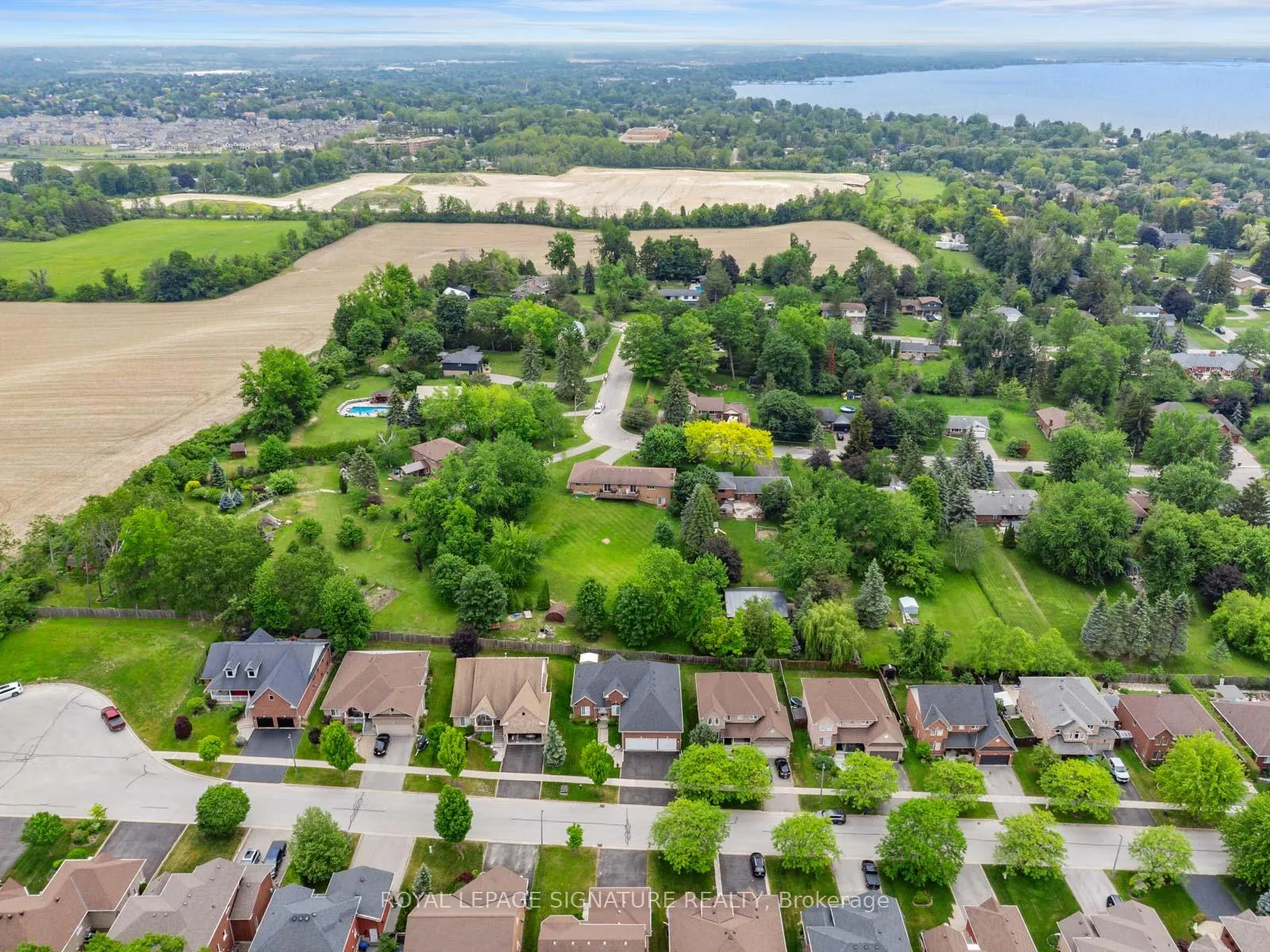 Photo 37 of 85 Ferncroft Drive, Georgina, Historic Lakeshore Communities — HOMEH