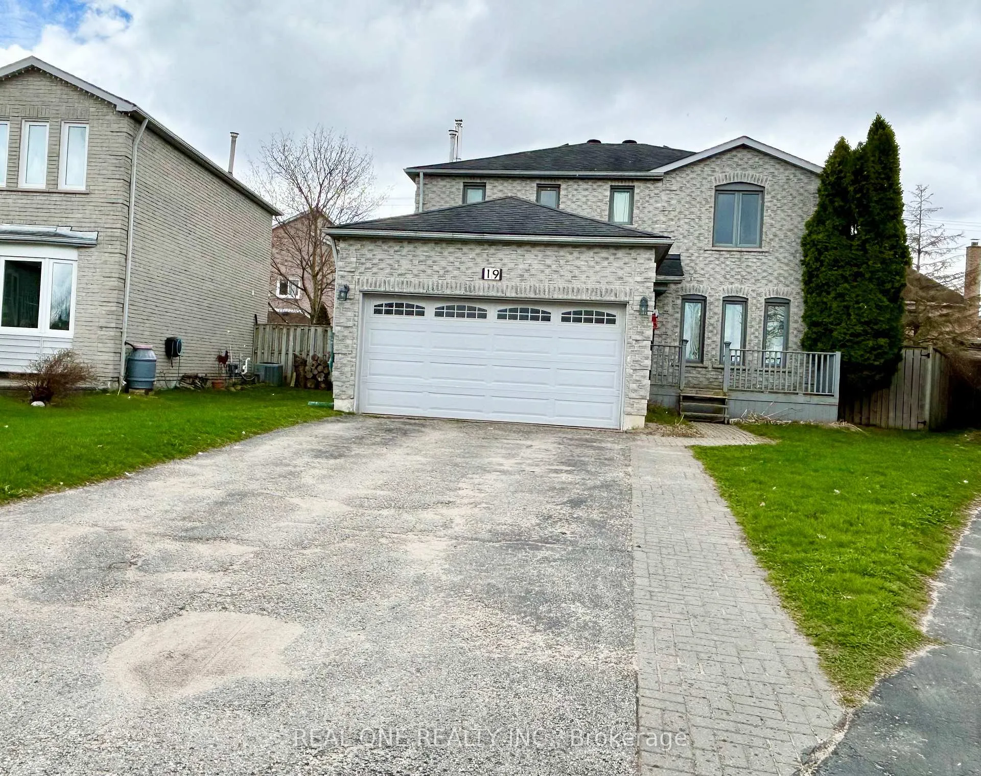 Photo 2 of 19 Blair Crescent, Barrie, Grove East — HOMEH