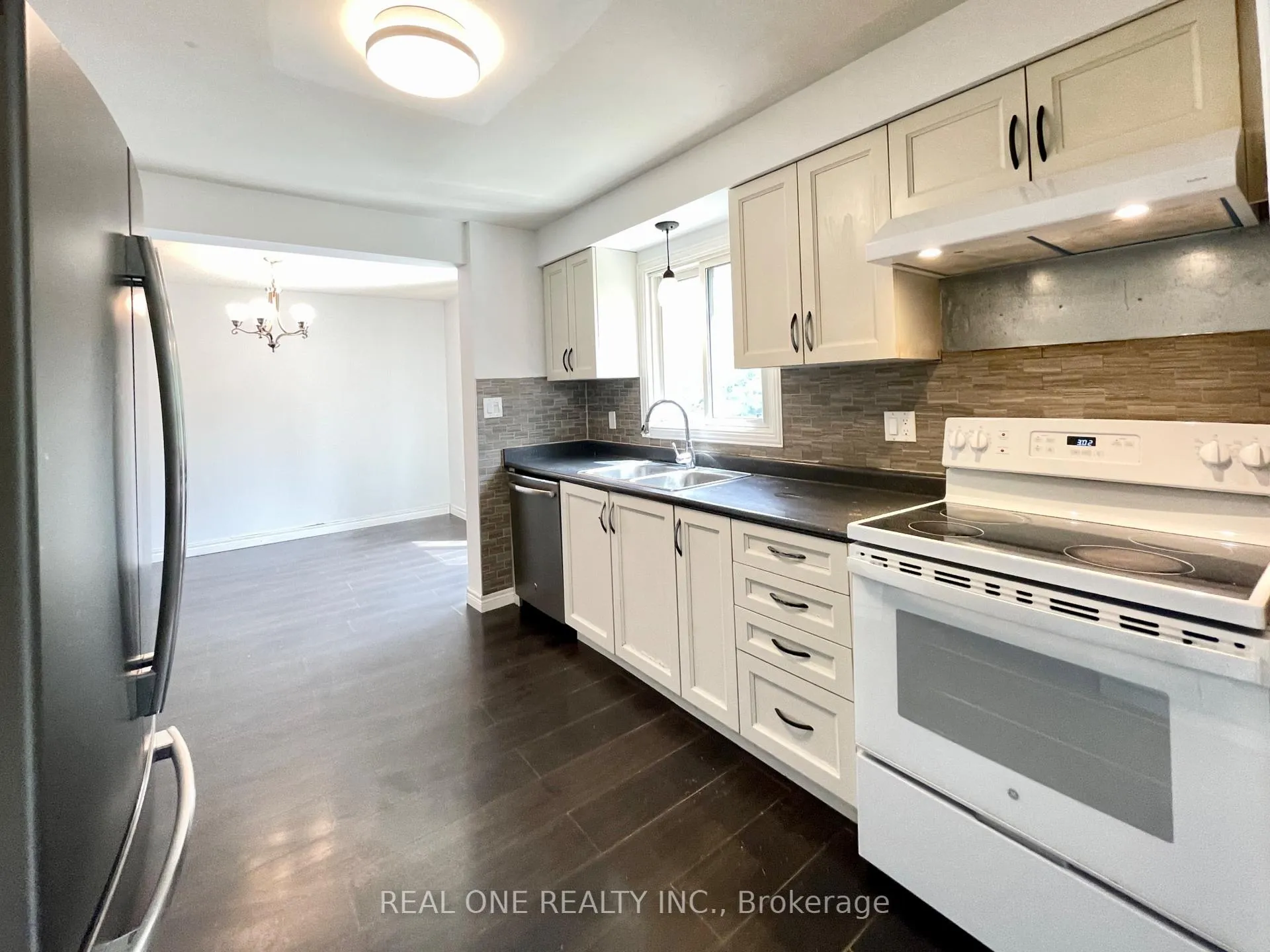 Photo 19 of 19 Blair Crescent, Barrie, Grove East — HOMEH