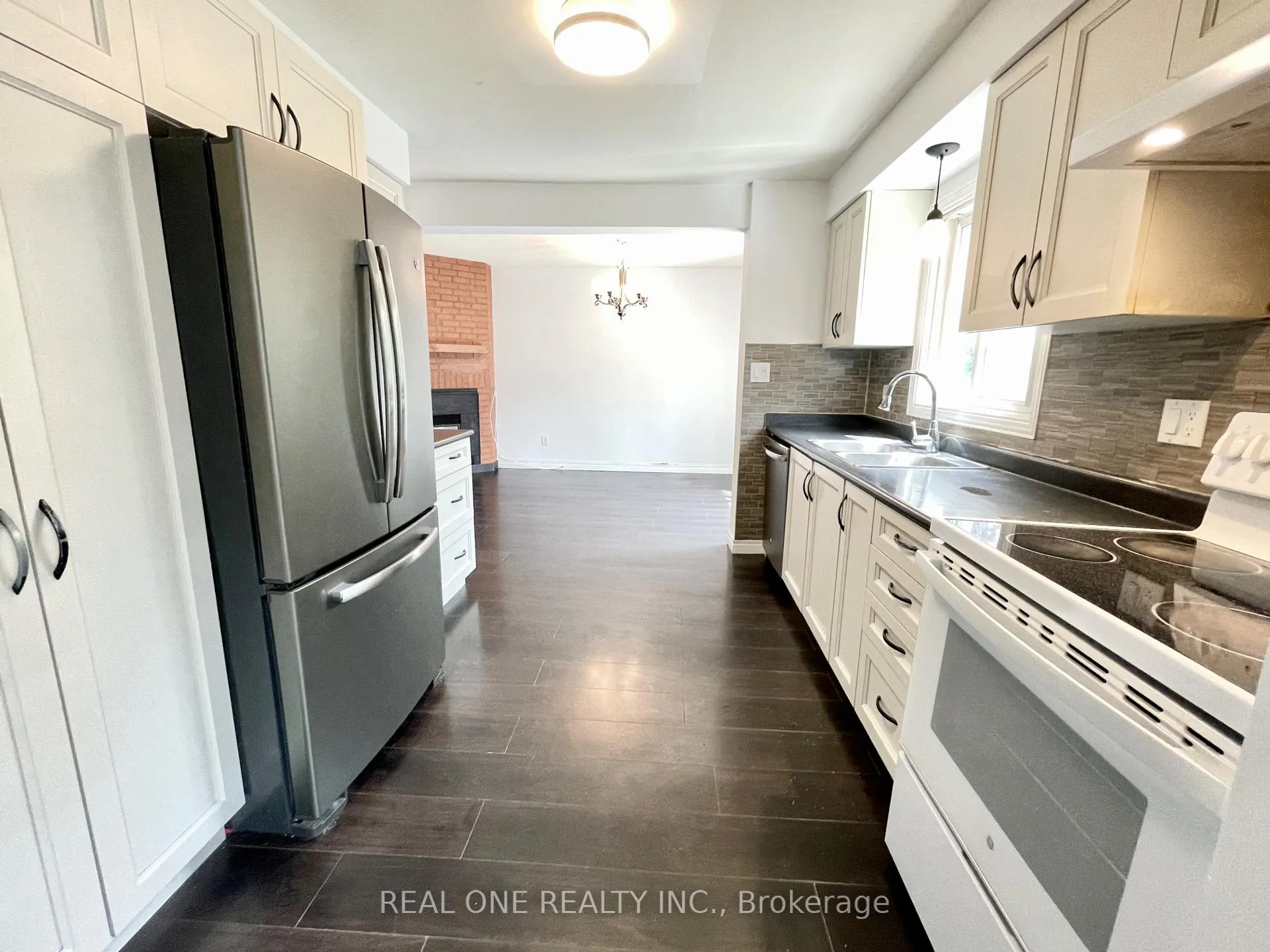 Photo 20 of 19 Blair Crescent, Barrie, Grove East — HOMEH