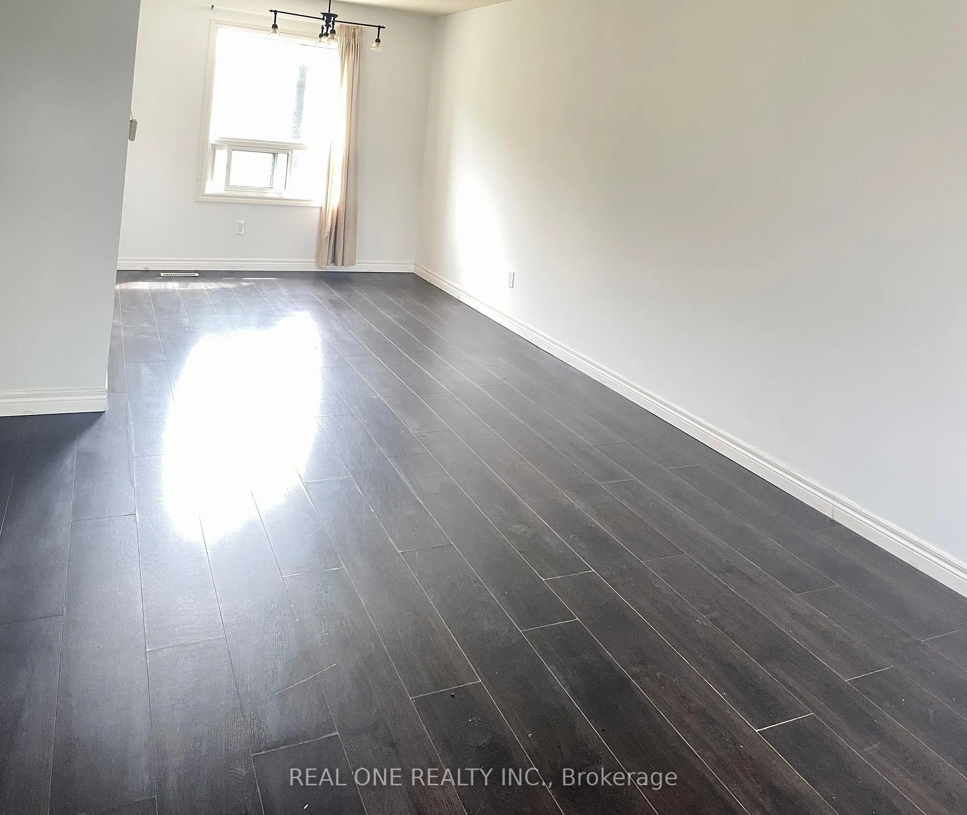 Photo 23 of 19 Blair Crescent, Barrie, Grove East — HOMEH