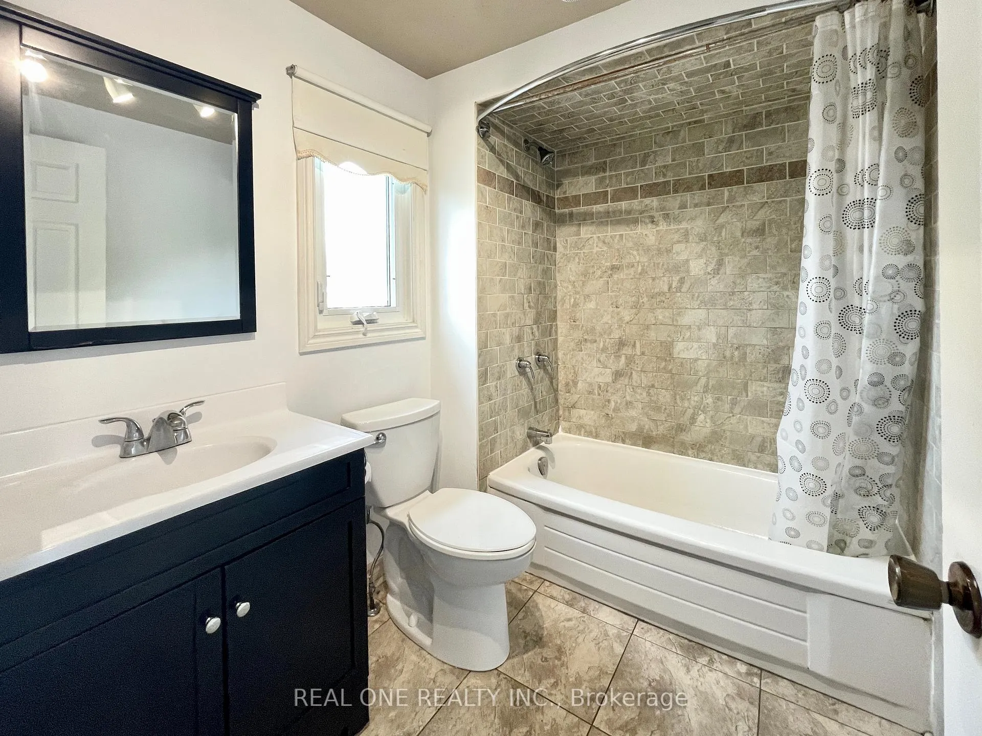 Photo 35 of 19 Blair Crescent, Barrie, Grove East — HOMEH