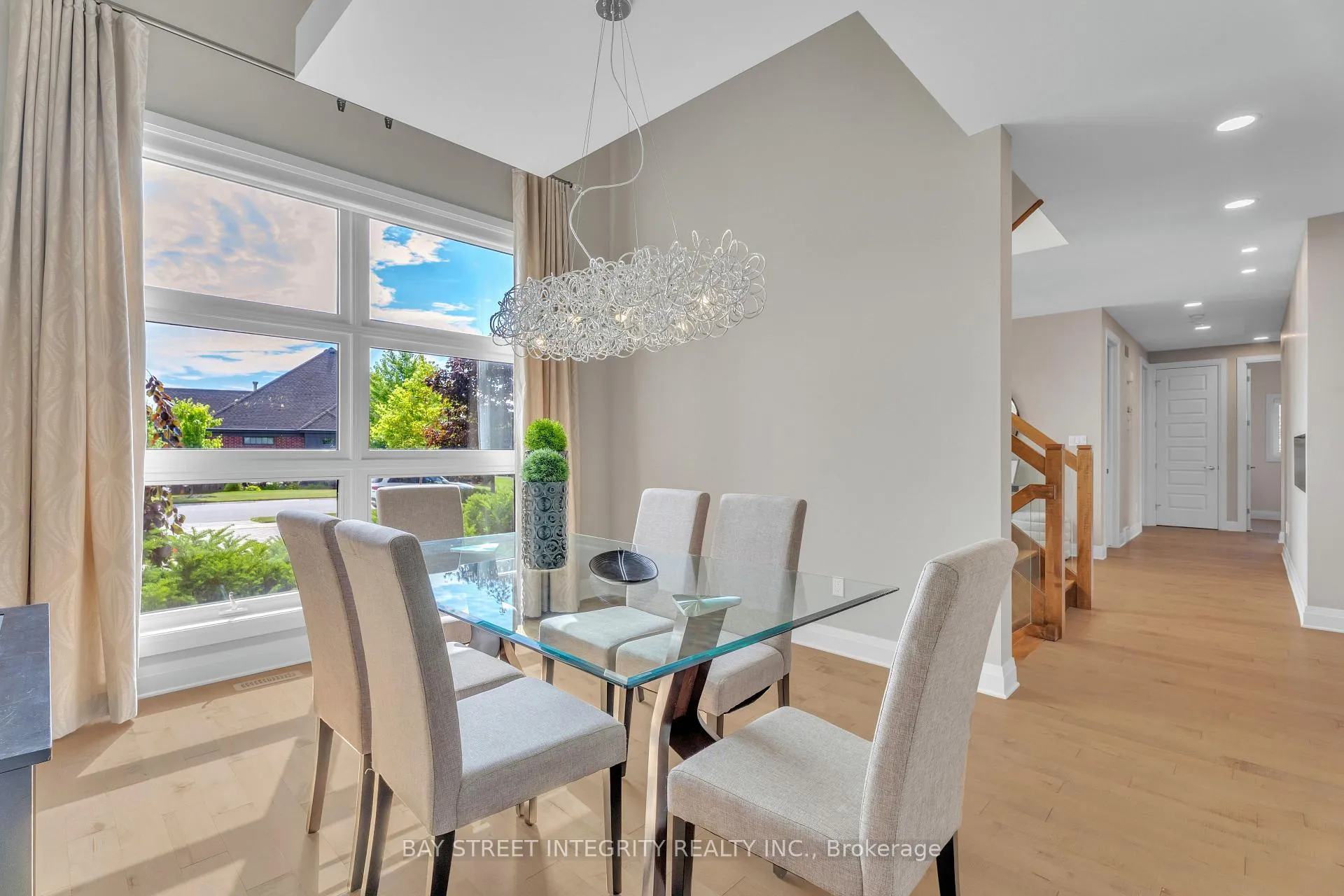 Photo 9 of 556 Bradwell Chase, London, North R — HOMEH