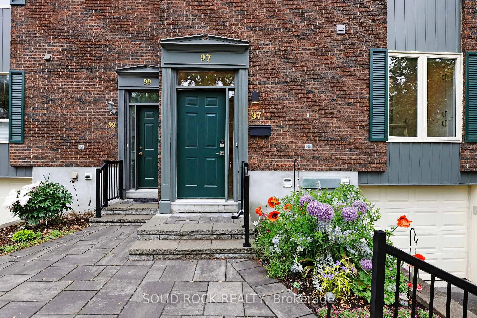 Photo 2 of 97 Beachview Private, Ottawa, Mooneys Bay/Riverside Park — HOMEH