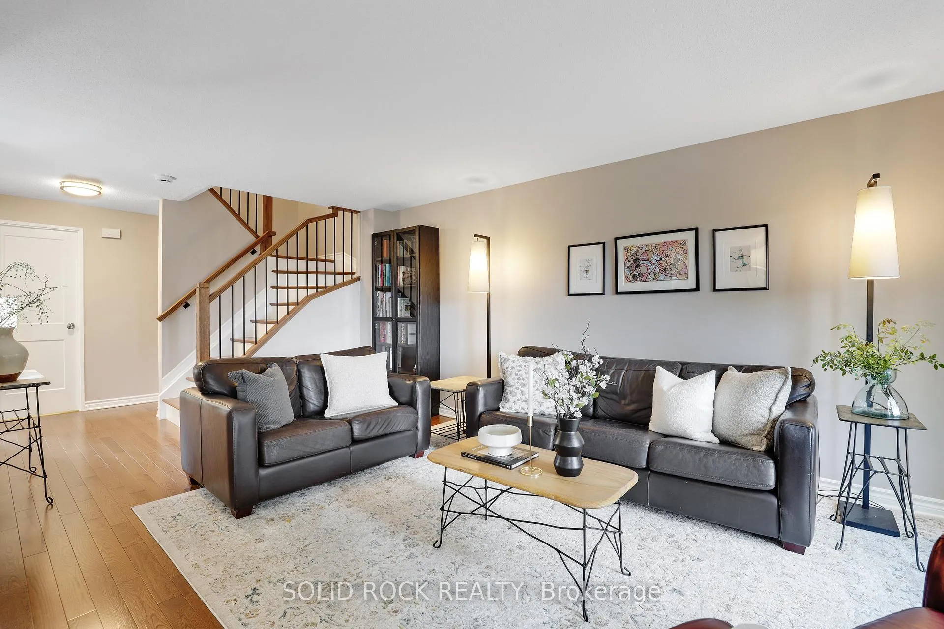 Photo 3 of 97 Beachview Private, Ottawa, Mooneys Bay/Riverside Park — HOMEH