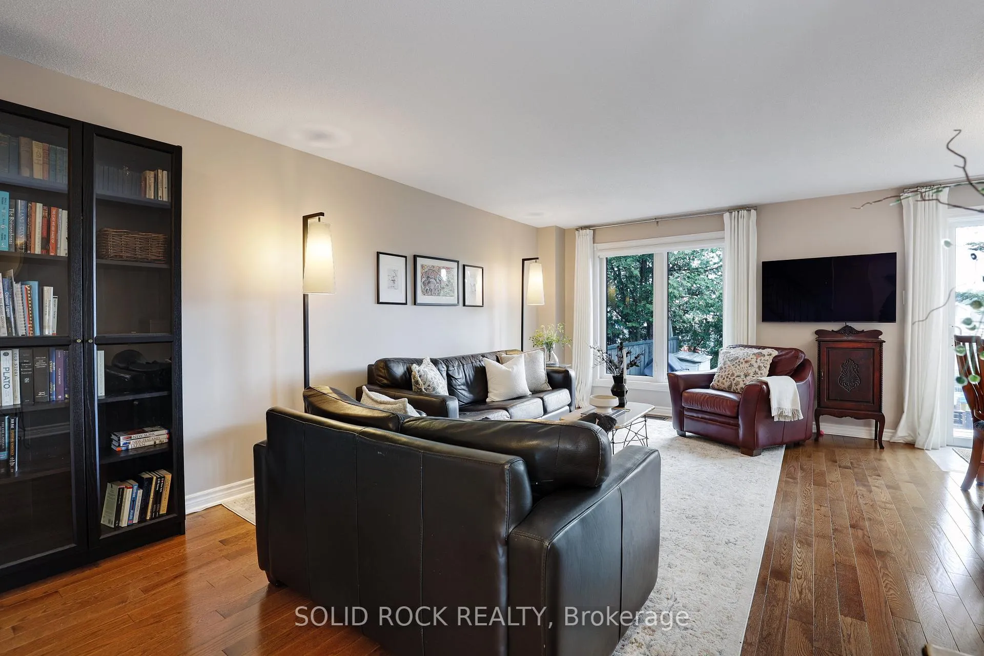 Photo 5 of 97 Beachview Private, Ottawa, Mooneys Bay/Riverside Park — HOMEH