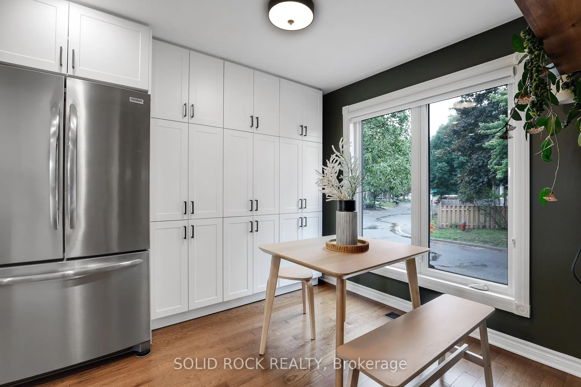 Photo 9 of 97 Beachview Private, Ottawa, Mooneys Bay/Riverside Park — HOMEH