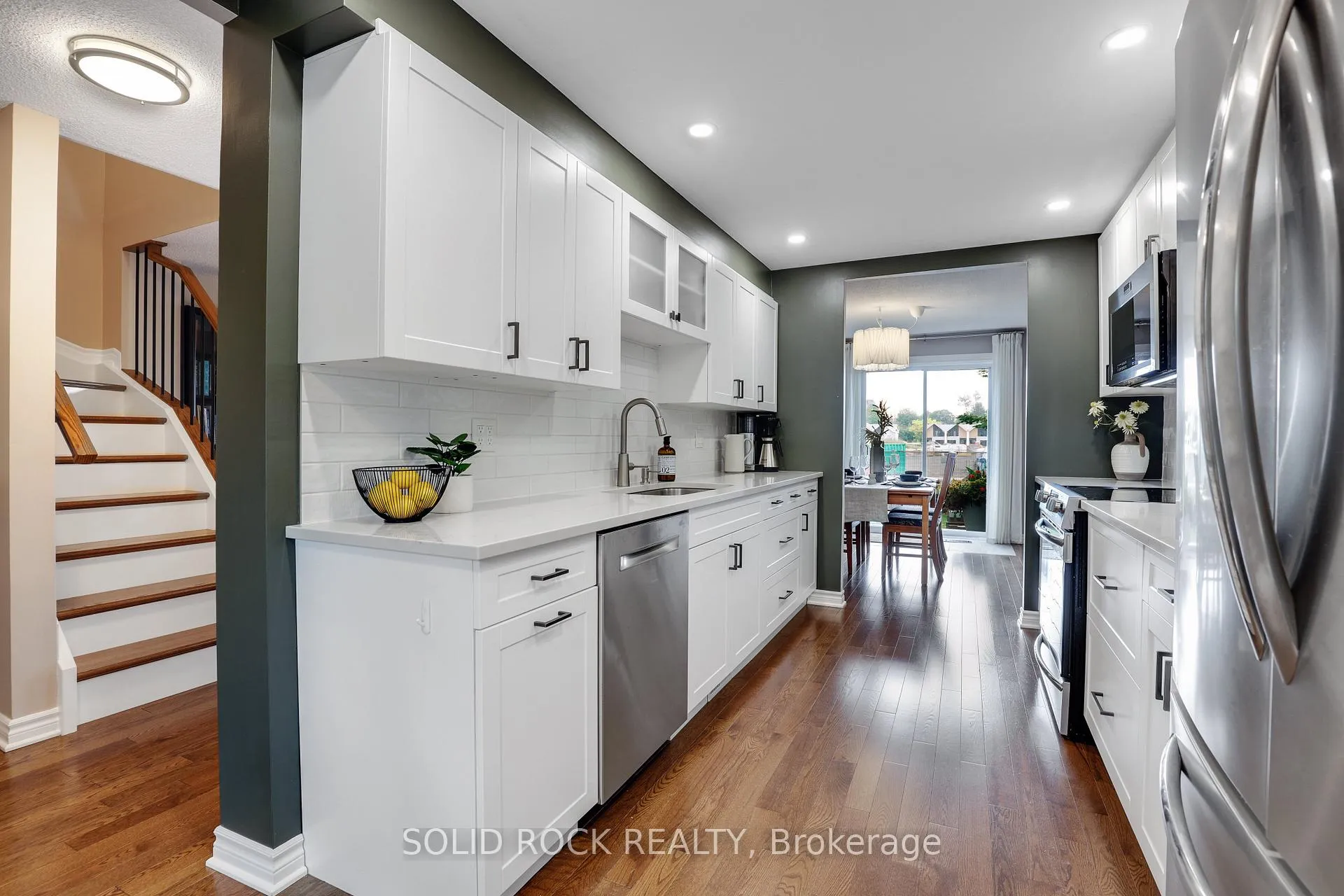 Photo 11 of 97 Beachview Private, Ottawa, Mooneys Bay/Riverside Park — HOMEH