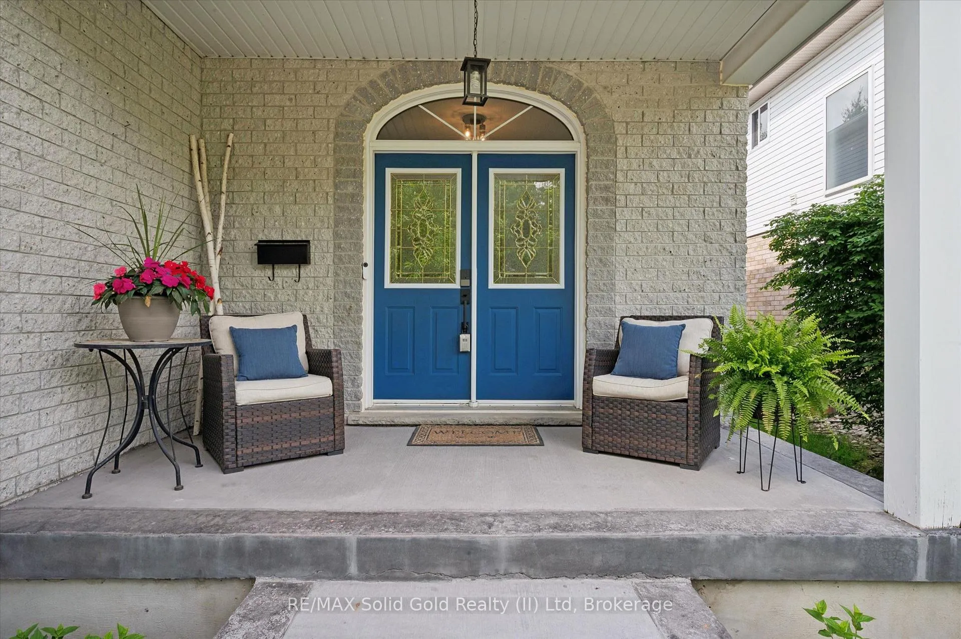 Photo 4 of 774 Chesapeake Drive, Waterloo — HOMEH