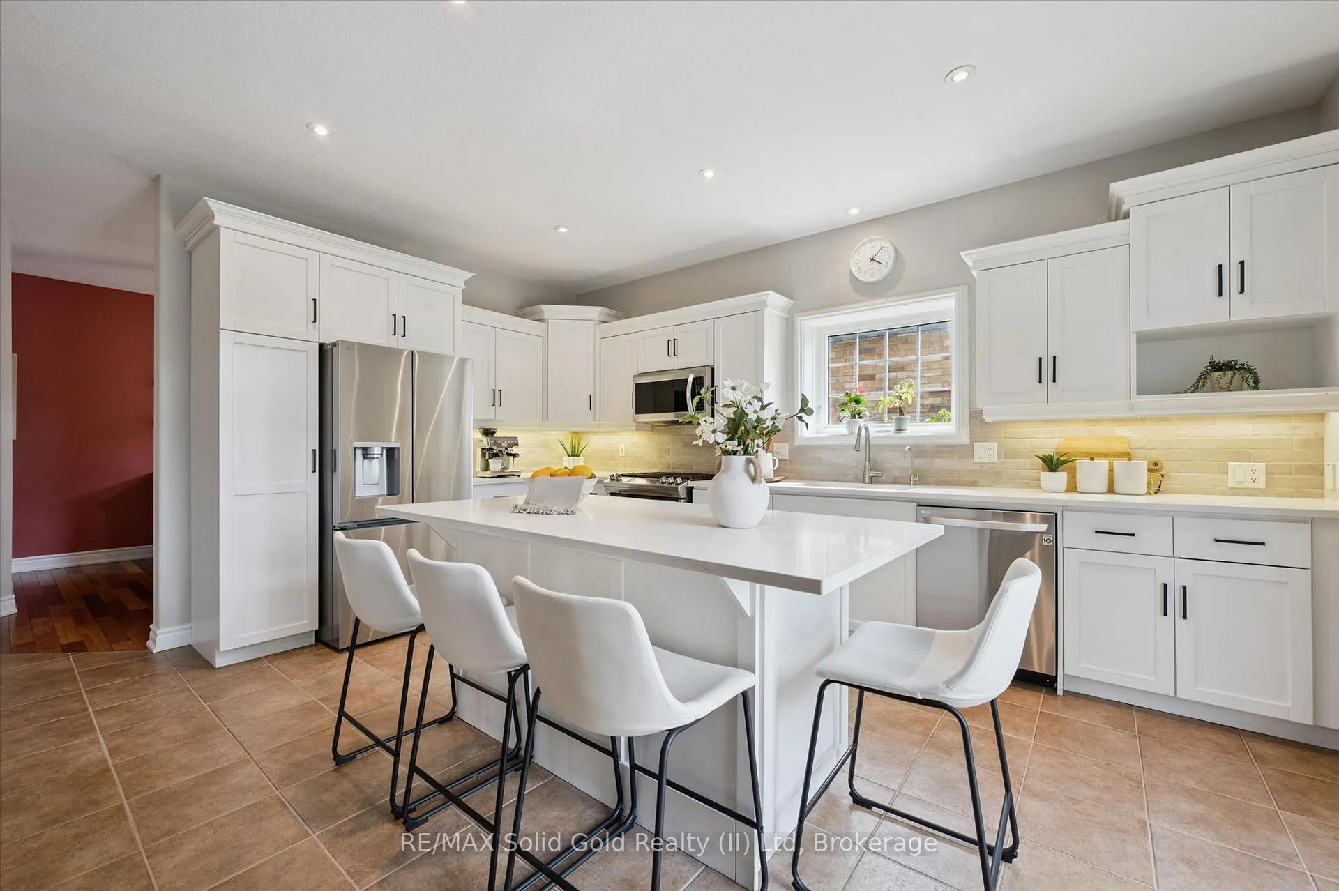Photo 10 of 774 Chesapeake Drive, Waterloo — HOMEH