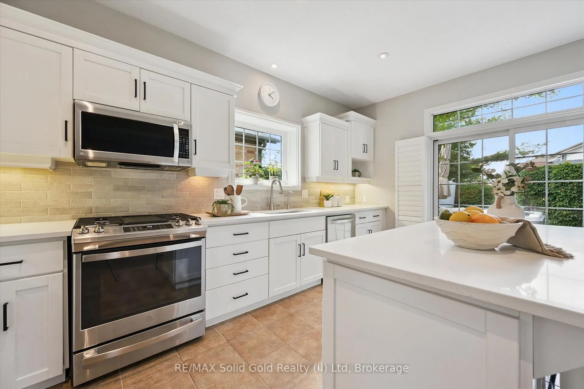 Photo 11 of 774 Chesapeake Drive, Waterloo — HOMEH
