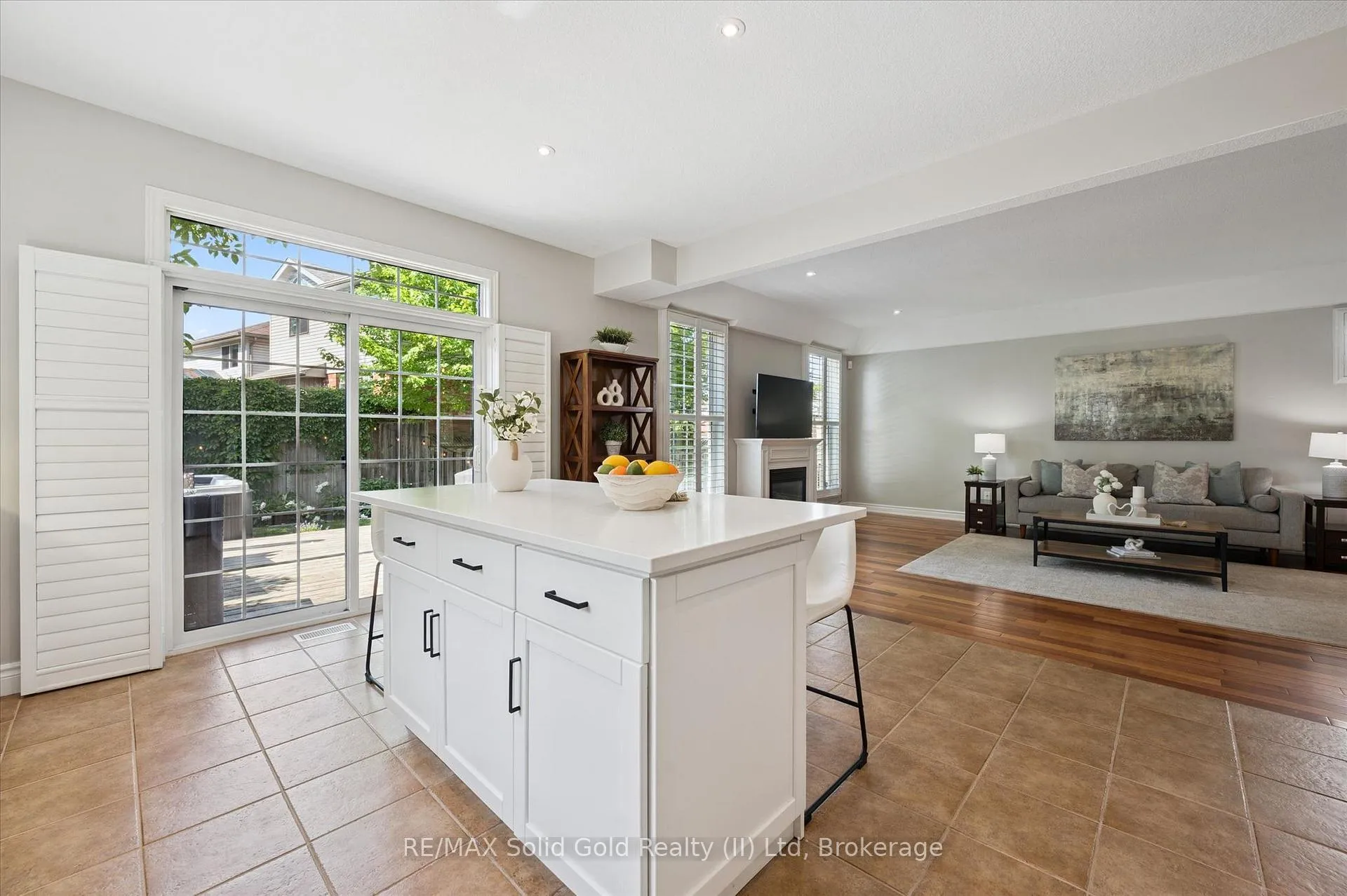Photo 13 of 774 Chesapeake Drive, Waterloo — HOMEH