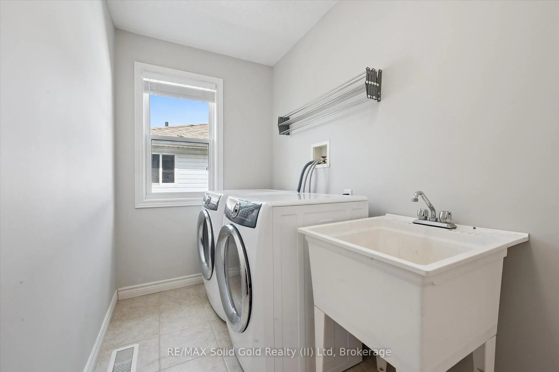 Photo 30 of 774 Chesapeake Drive, Waterloo — HOMEH