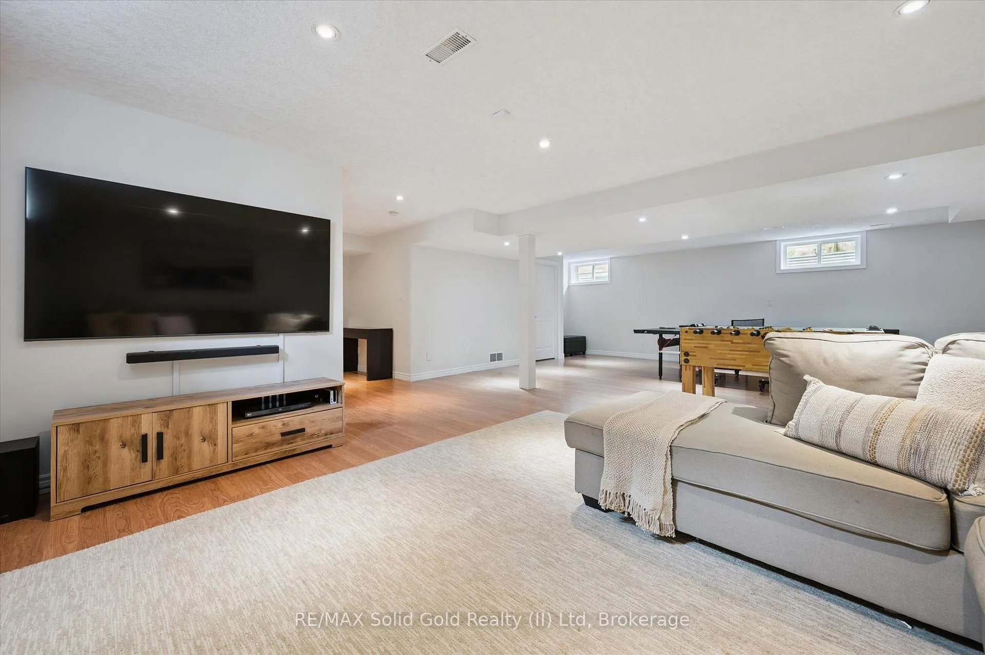 Photo 35 of 774 Chesapeake Drive, Waterloo — HOMEH