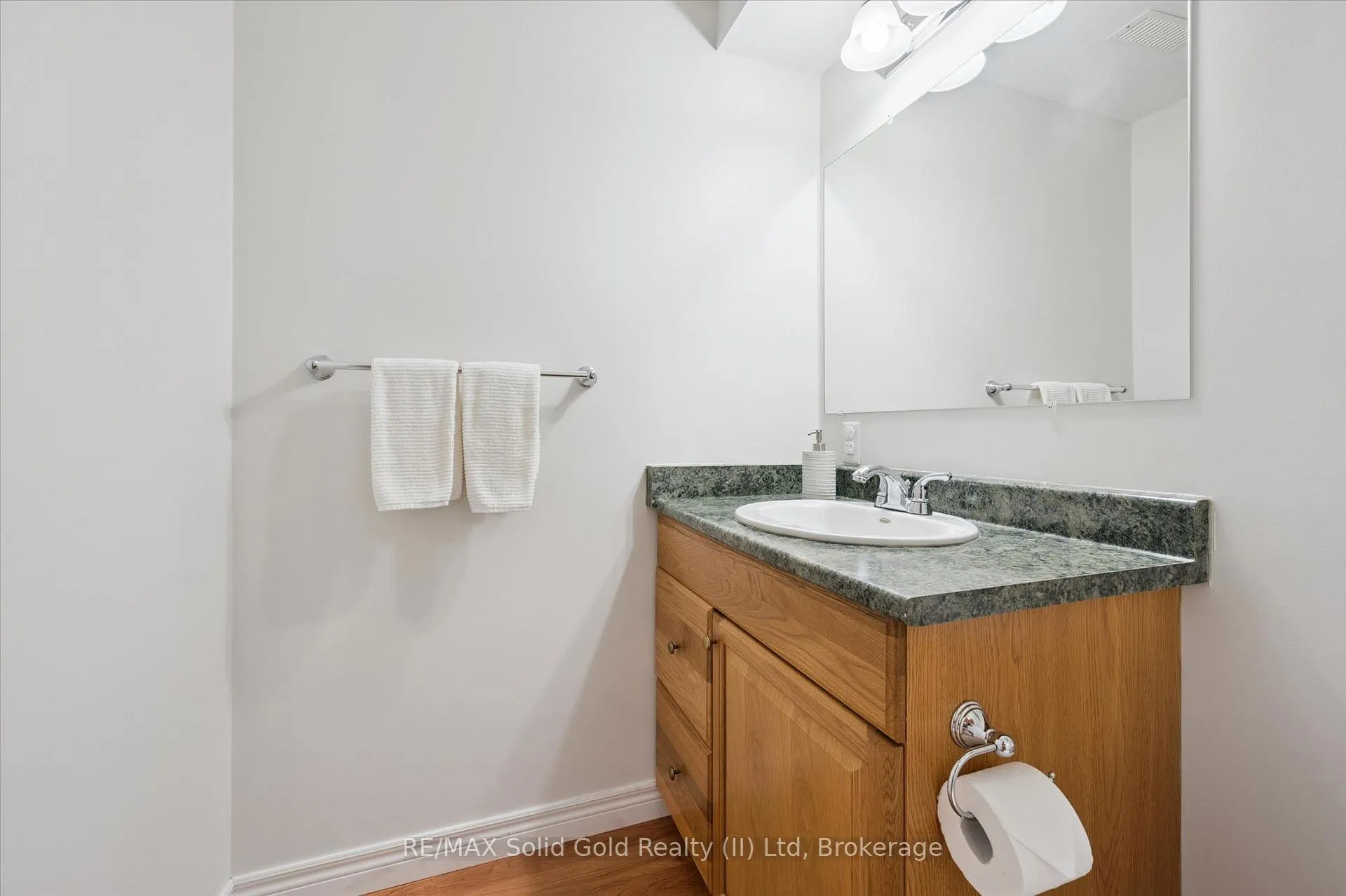 Photo 36 of 774 Chesapeake Drive, Waterloo — HOMEH
