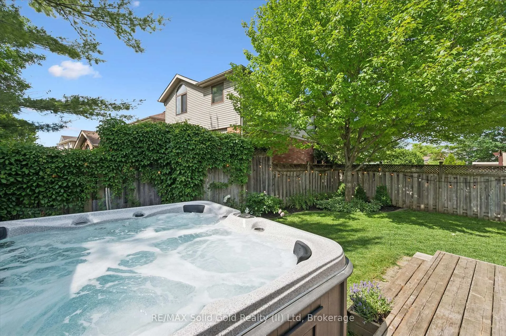 Photo 38 of 774 Chesapeake Drive, Waterloo — HOMEH