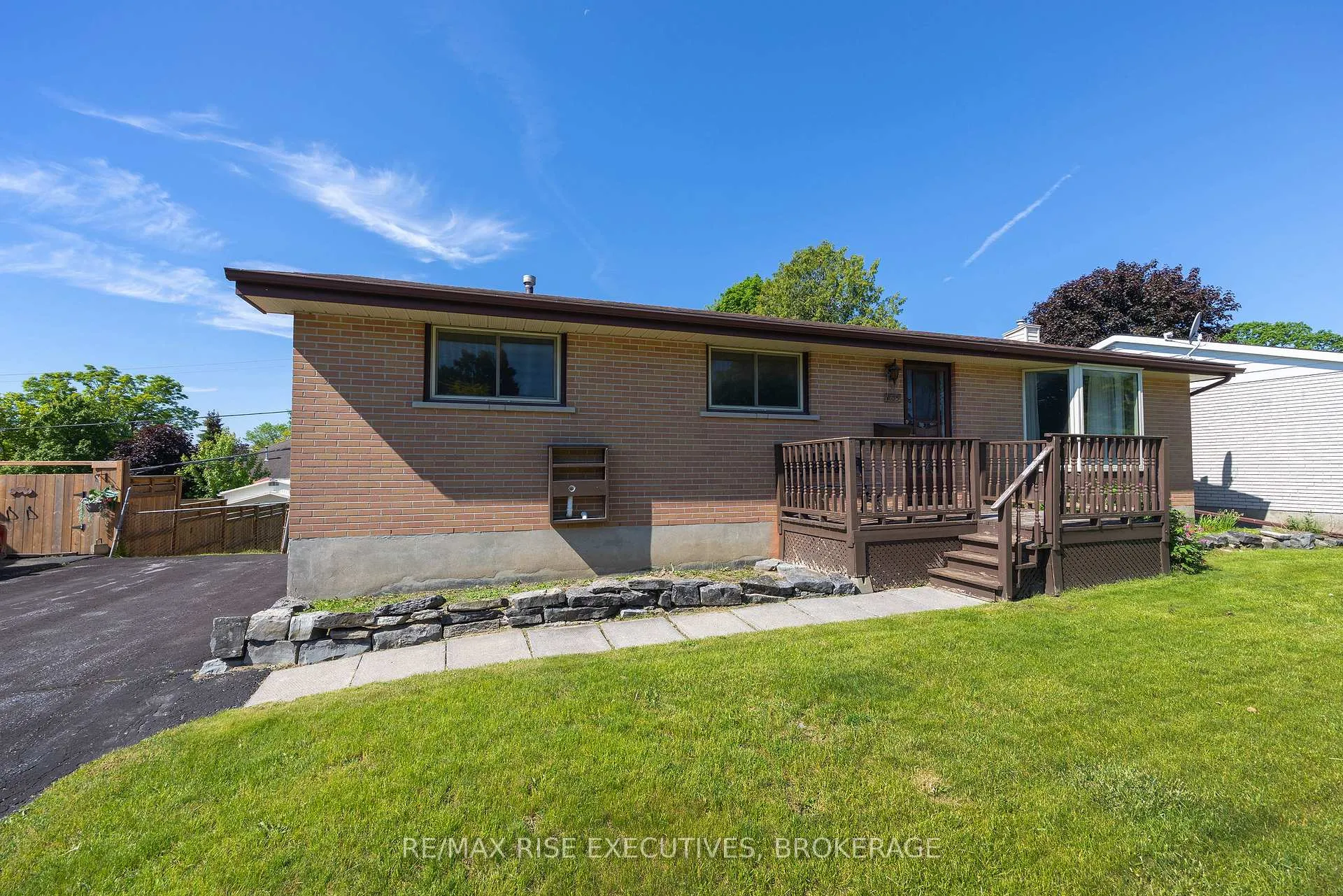 Photo 1 of 1055 Lincoln Drive, Kingston, South of Taylor-Kidd Blvd — HOMEH
