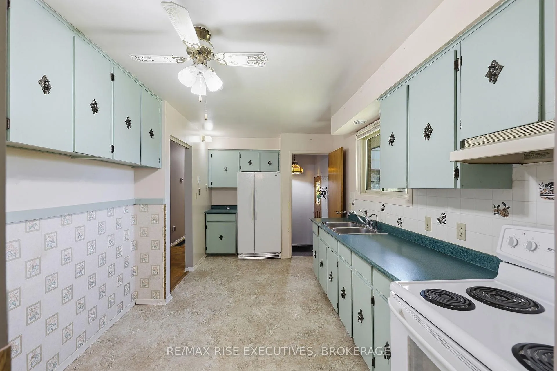 Photo 12 of 1055 Lincoln Drive, Kingston, South of Taylor-Kidd Blvd — HOMEH
