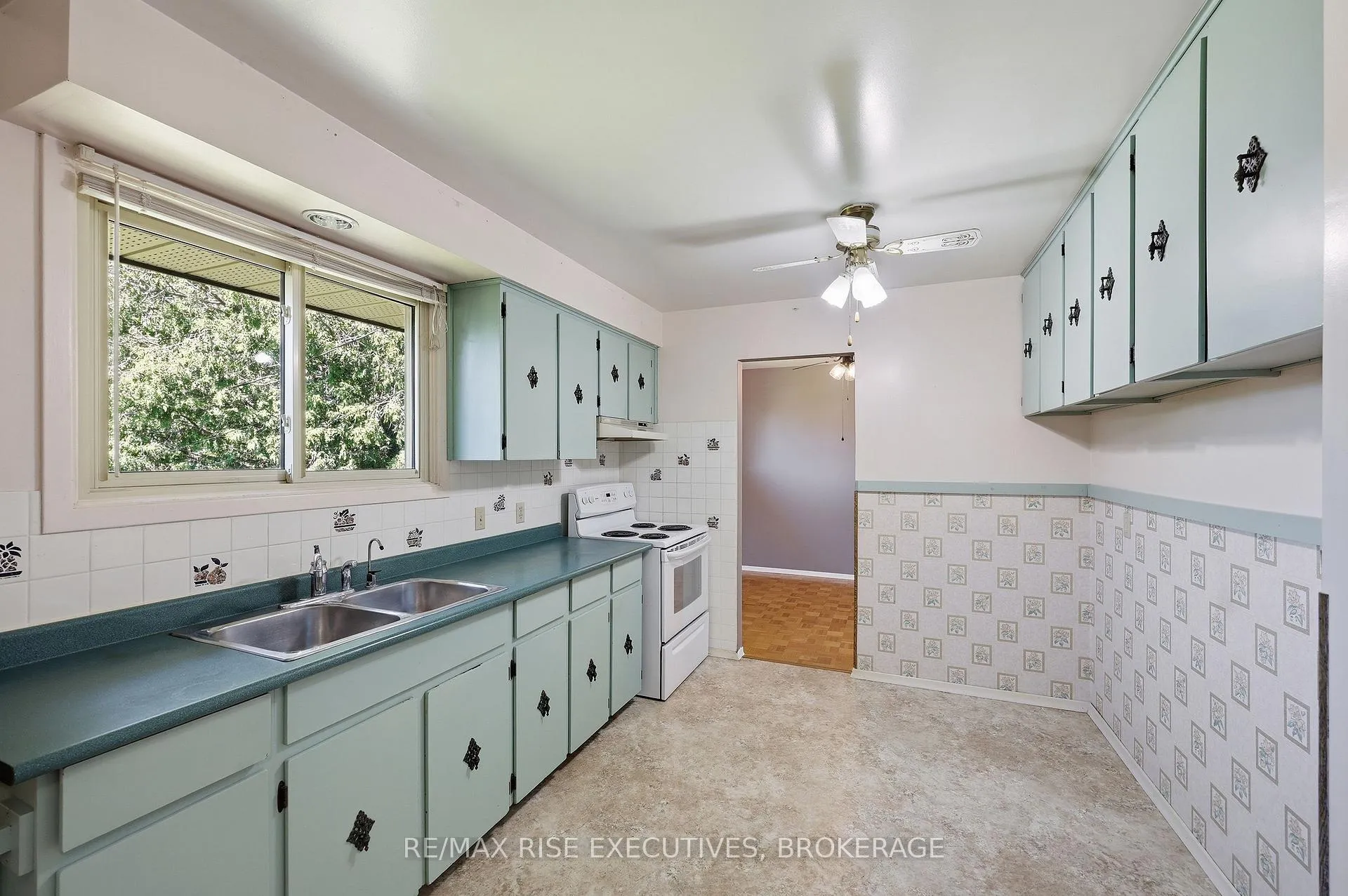 Photo 13 of 1055 Lincoln Drive, Kingston, South of Taylor-Kidd Blvd — HOMEH